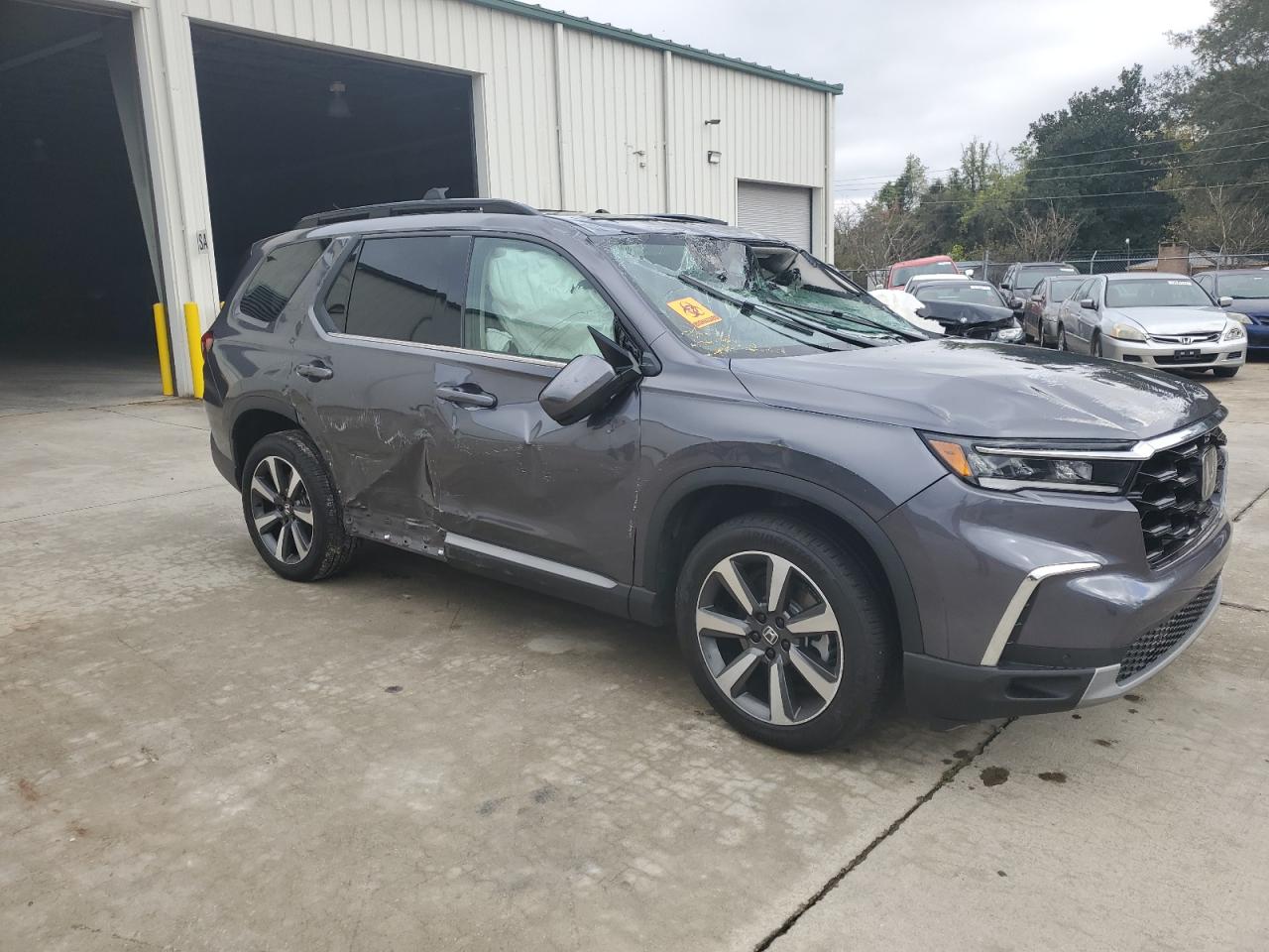 2024 Honda Pilot VIN 5FNYG1H81RB004233 Copart auction photo, all over damage thumbnail 4