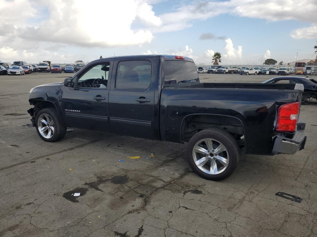 2011 Chevrolet Silverado VIN 3GCPKSE30BG235682 Copart auction photo, front end / rear end damage thumbnail 2