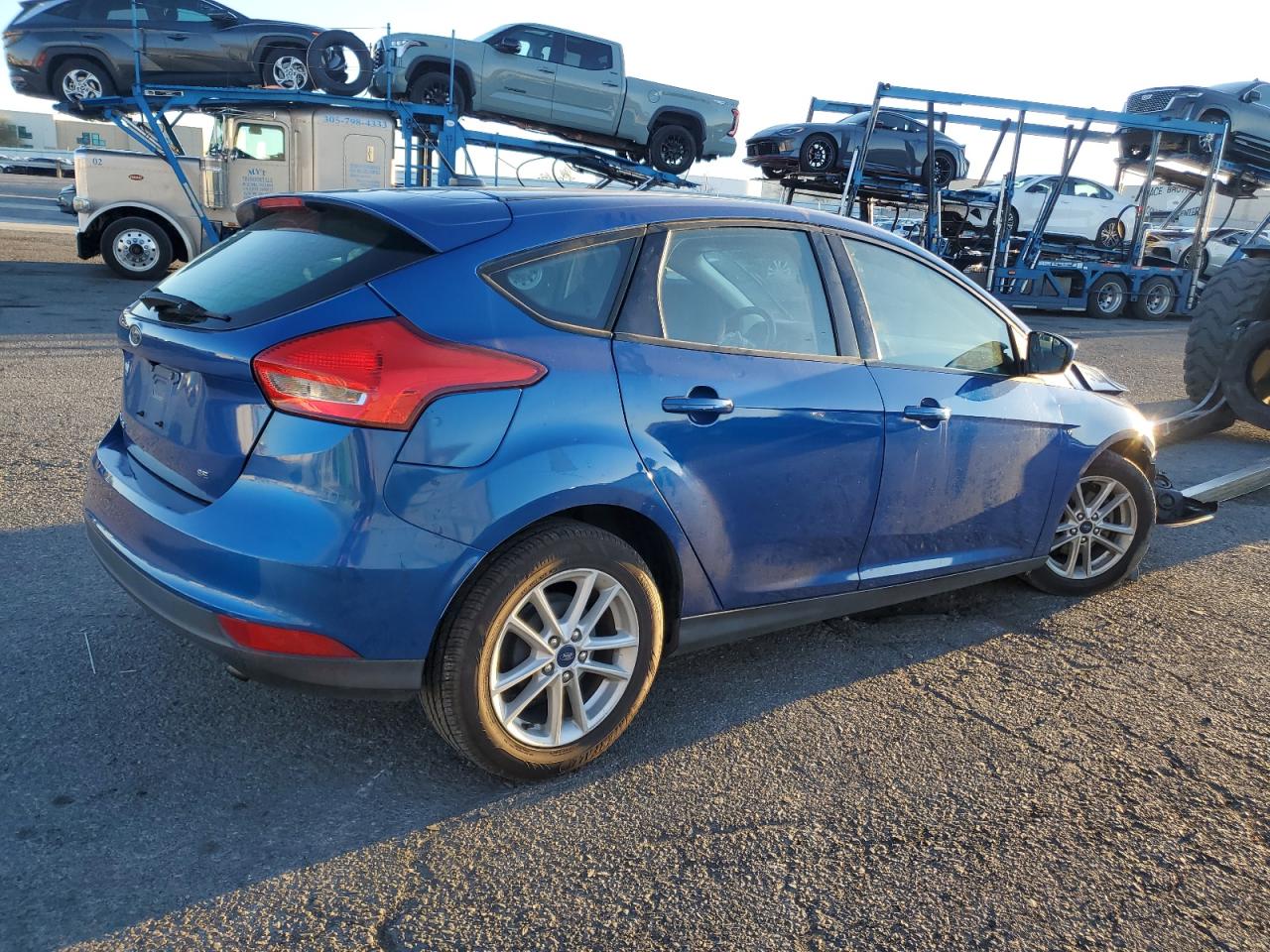 2018 Ford Focus VIN 1FADP3K25JL231754 Copart auction photo, front end / side damage thumbnail 3