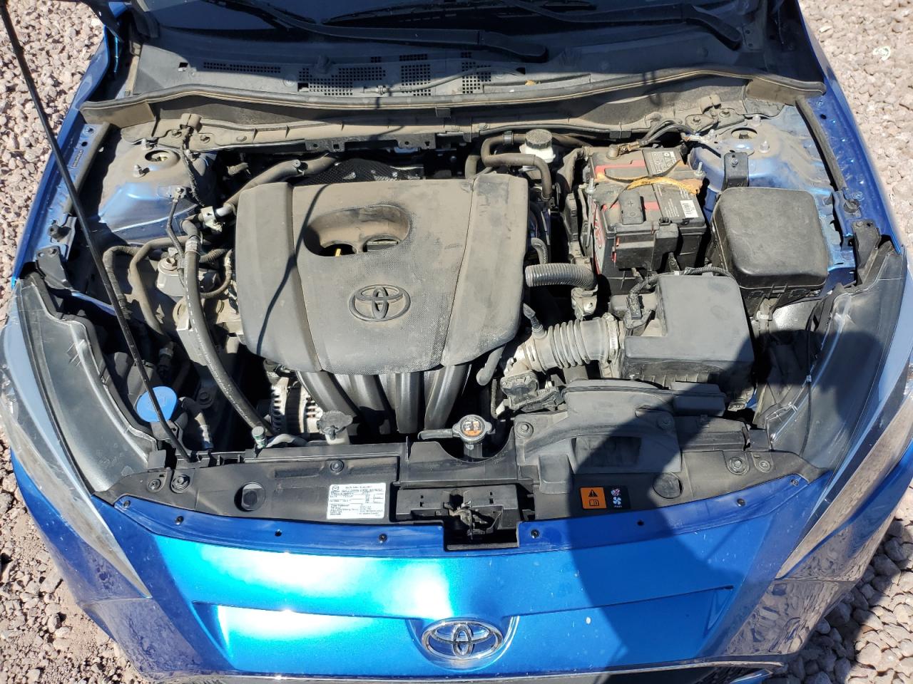 2019 Toyota Yaris VIN 3MYDLBYV4KY521740 Copart auction photo, front end / side damage thumbnail 11
