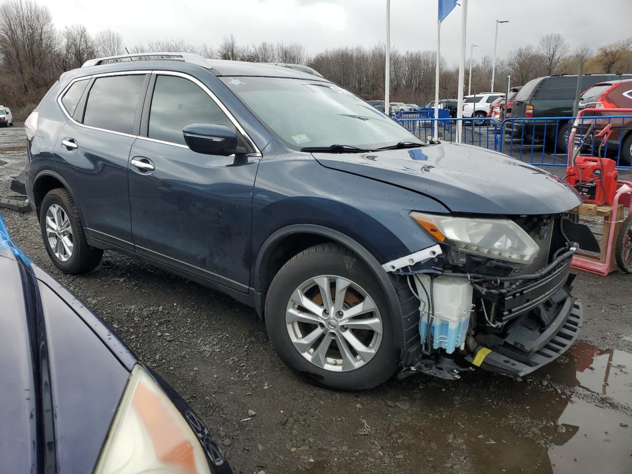 2015 Nissan Rogue VIN 5N1AT2MV1FC926729 Copart auction photo, front end / side damage thumbnail 4
