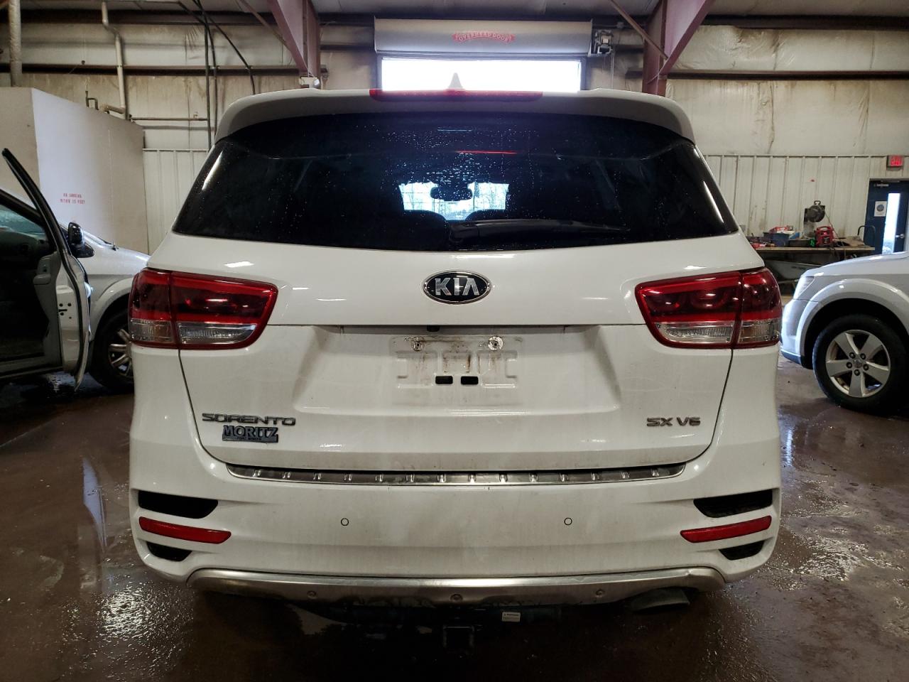 2017 KIA Sorento VIN 5XYPKDA51HG338295 Copart auction photo, front end / side damage thumbnail 6
