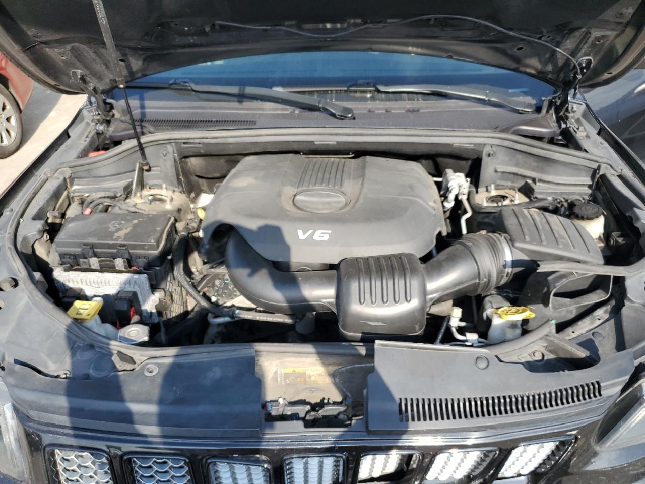 2015 Jeep Grand Cherokee VIN 1C4RJFAG2FC775619 Copart auction photo, front end / minor dent/scratches damage thumbnail 12