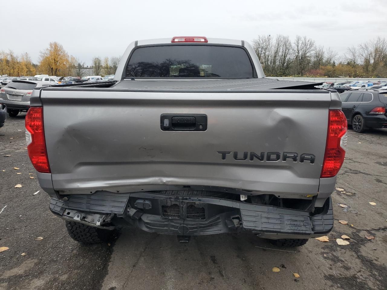 2018 Toyota Tundra VIN 5TFAY5F10JX748332 Copart auction photo, rear end damage thumbnail 6