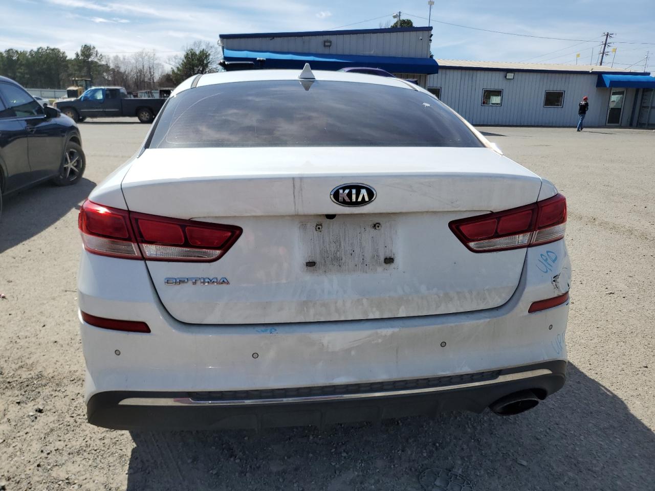 2019 KIA Optima VIN 5XXGT4L33KG354373 Copart auction photo, rear end / minor dent/scratches damage thumbnail 6