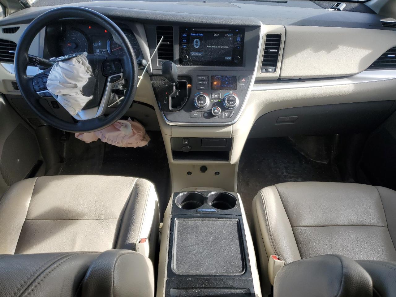 2015 Toyota Sienna VIN 5TDJK3DC4FS115355 Copart auction photo, front end damage thumbnail 8