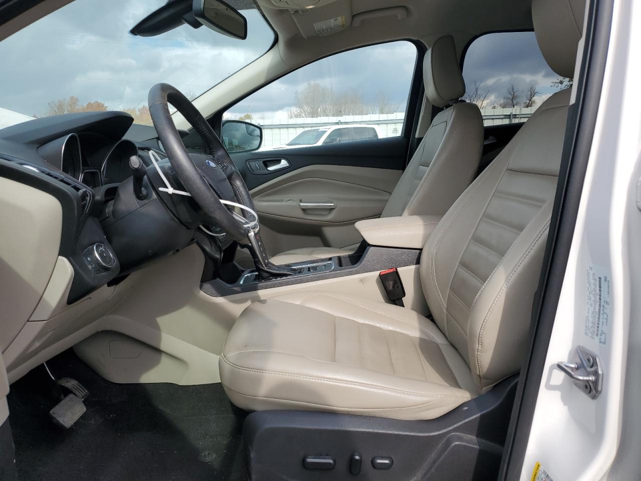 2019 Ford Escape VIN 1FMCU9J94KUC37469 Copart auction photo, front end / minor dent/scratches damage thumbnail 7