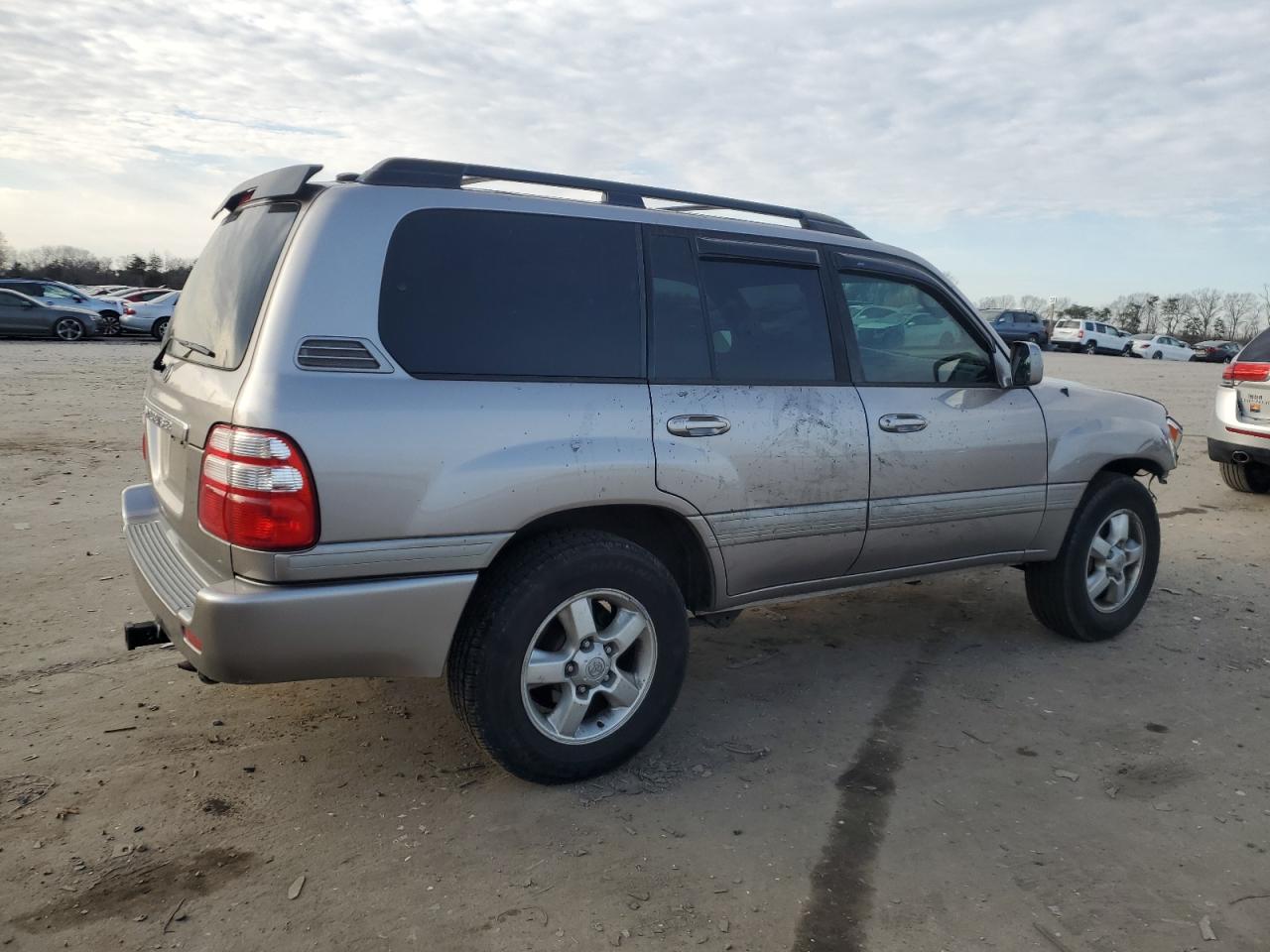 2005 Toyota Land Cruiser VIN JTEHT05J952072785 Copart auction photo, front end / minor dent/scratches damage thumbnail 3