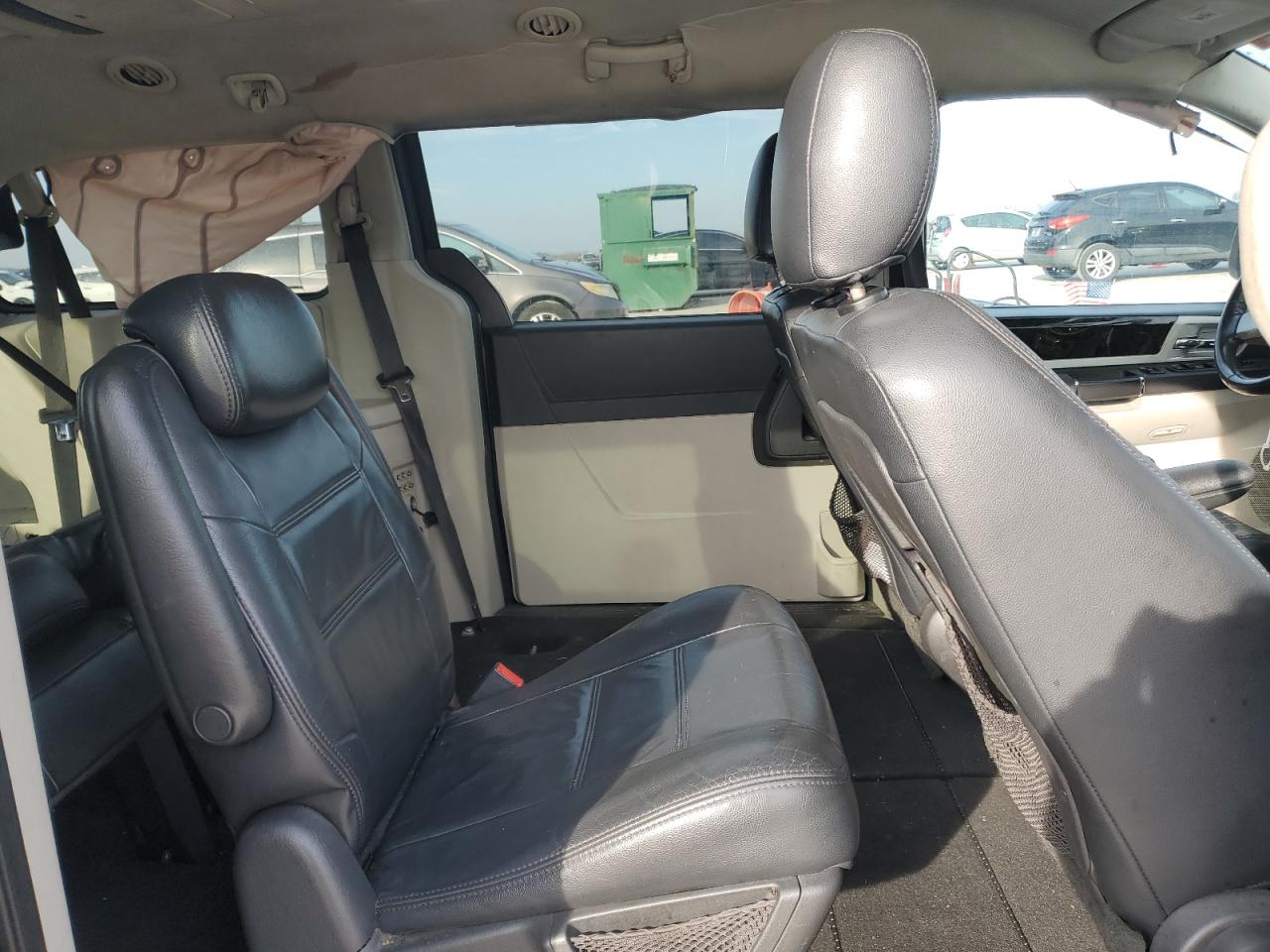 2010 Dodge Caravan VIN 2D4RN5D14AR143844 Copart auction photo, side / front end damage thumbnail 12