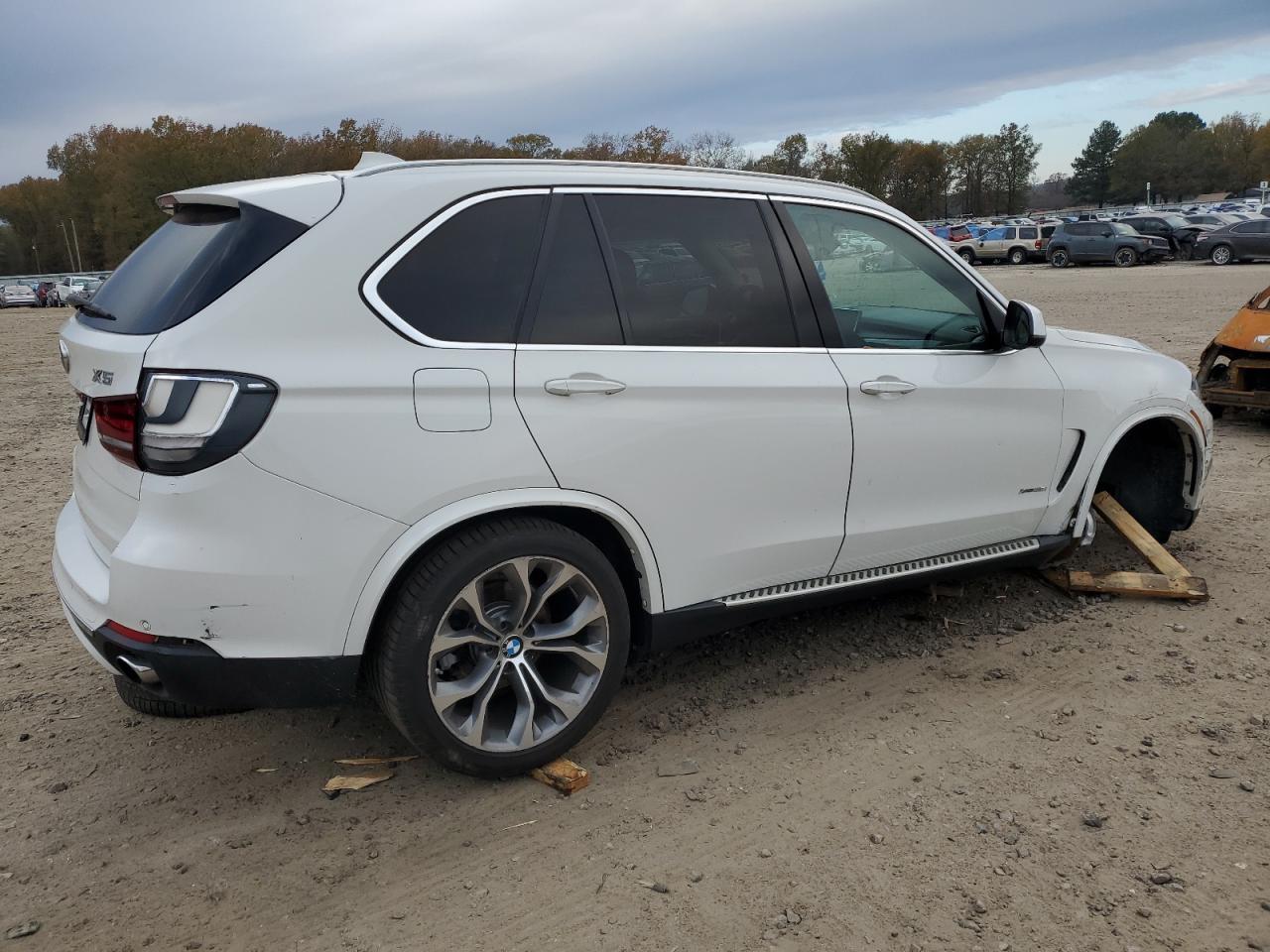 2016 BMW X5 VIN 5UXKR0C54G0P25714 Copart auction photo, front end / undercarriage damage thumbnail 3