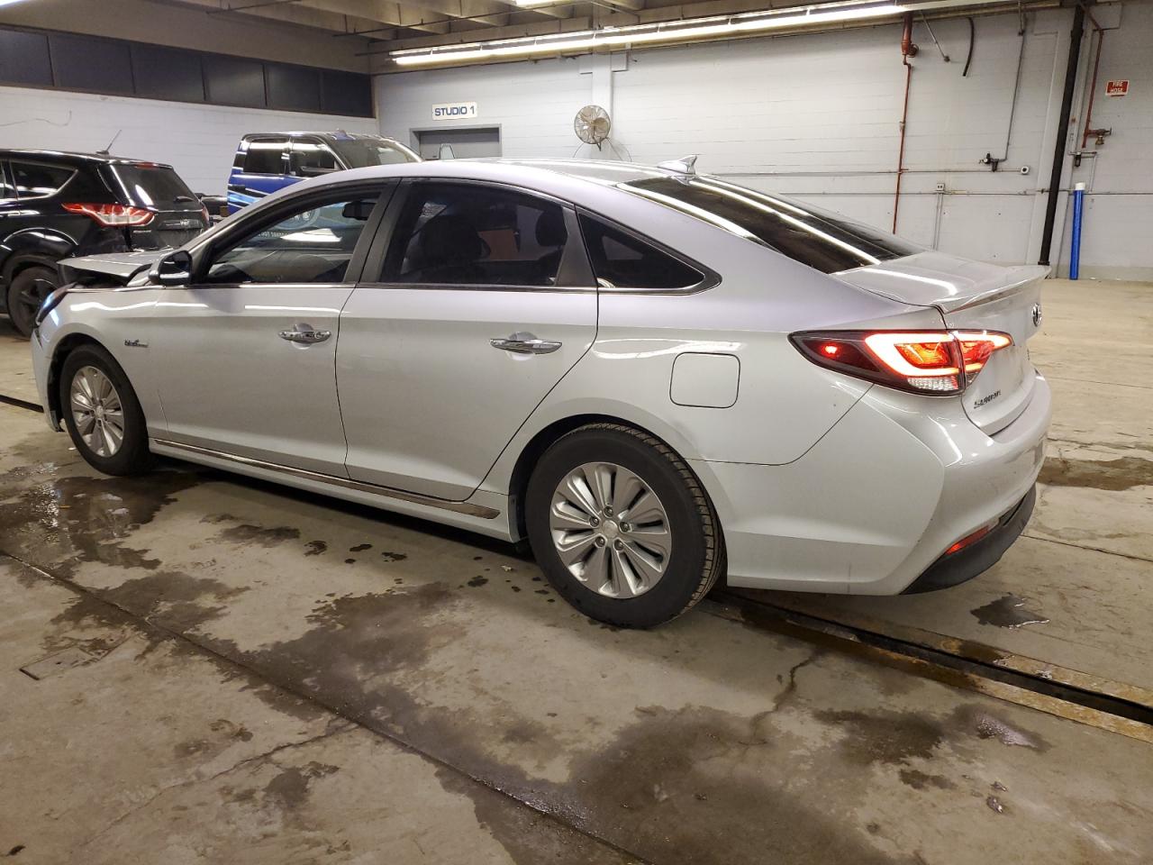 2016 Hyundai Sonata VIN KMHE24L19GA030366 Copart auction photo, front end damage thumbnail 2