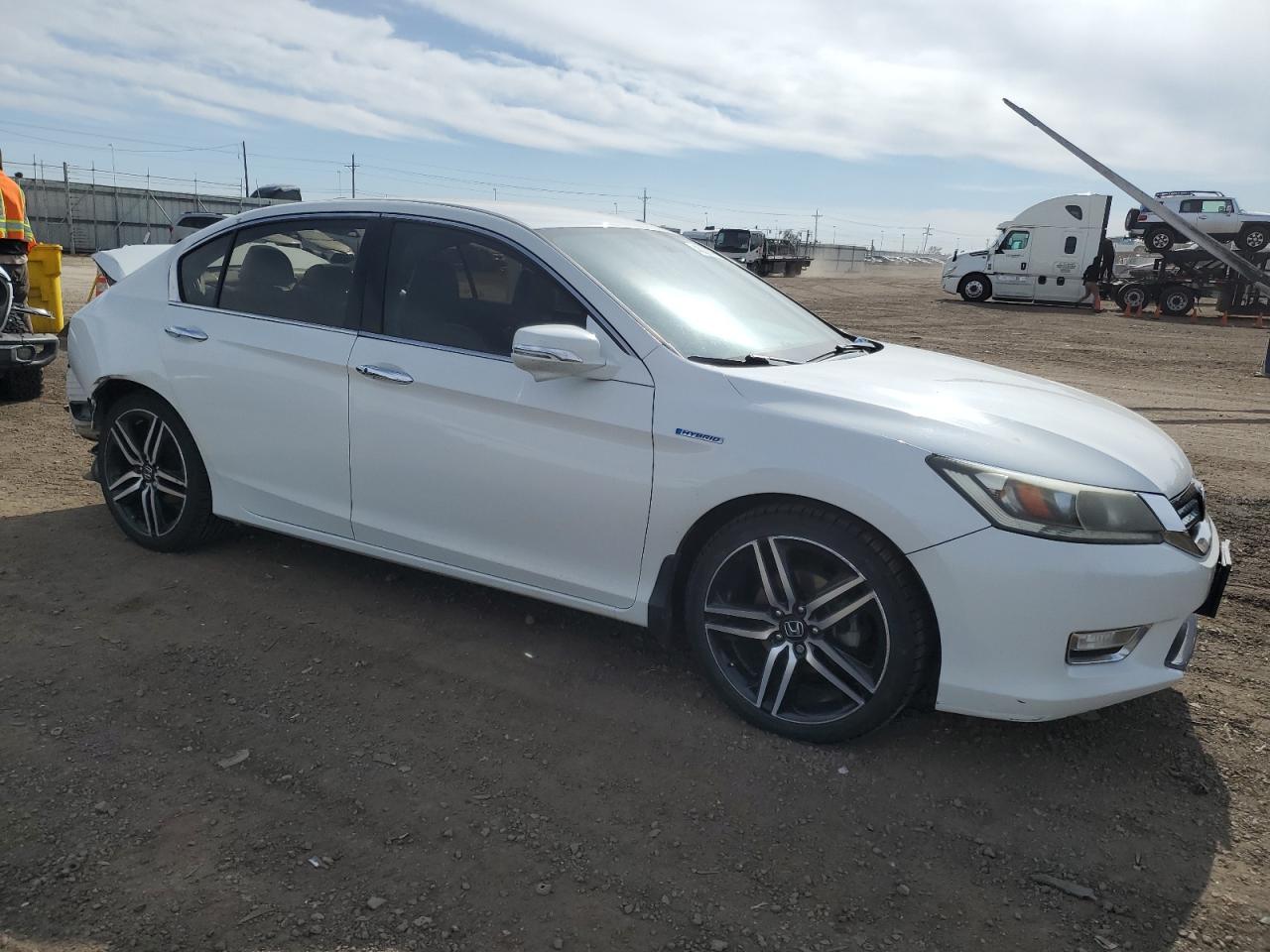 2015 Honda Accord VIN 1HGCR6F35FA005349 Copart auction photo, rear end damage thumbnail 4