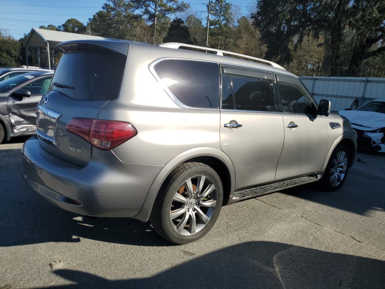 2011 Infiniti QX56 VIN JN8AZ2NE2B9003821 Copart auction photo, minor dent/scratches damage thumbnail 3