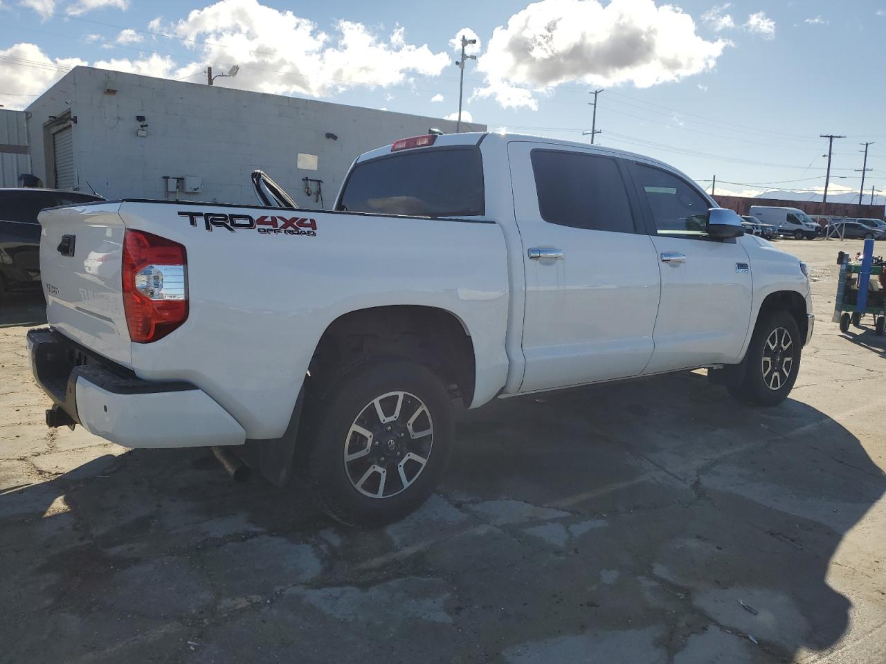 2021 Toyota Tundra VIN 5TFAY5F19MX976852 Copart auction photo, front end / side damage thumbnail 3