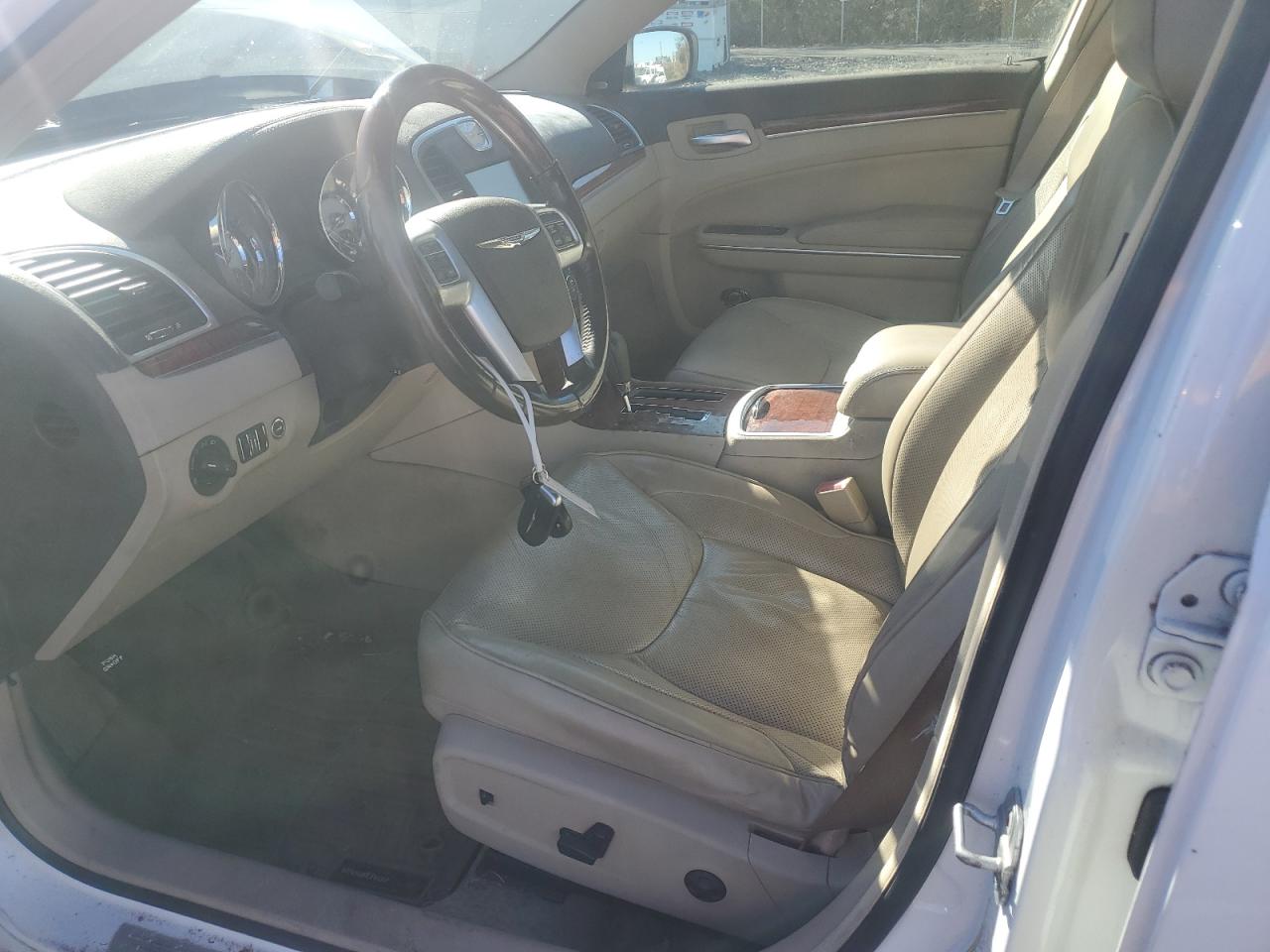2011 Chrysler 300 VIN 2C3CA6CT0BH598760 Copart auction photo, normal wear damage thumbnail 7