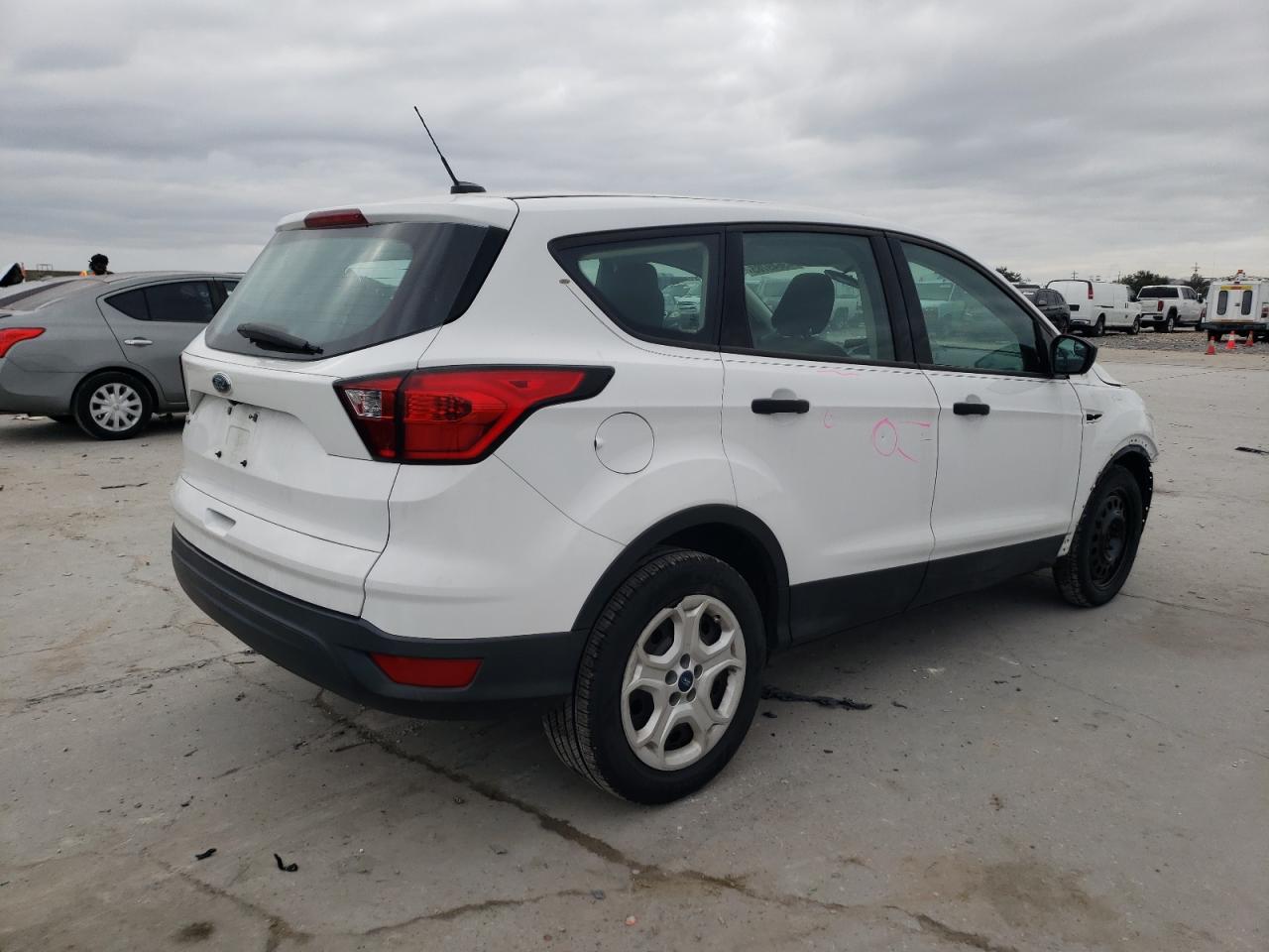 2019 Ford Escape VIN 1FMCU0F74KUA01942 Copart auction photo, front end damage thumbnail 3