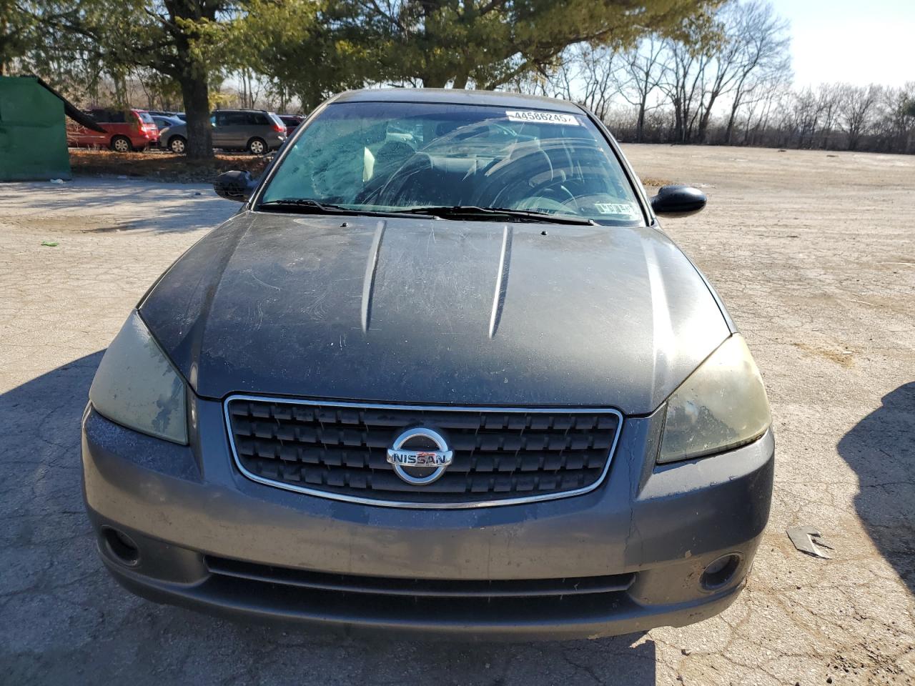 2005 Nissan Altima VIN 1N4AL11EX5N422711 Copart auction photo, side / front end damage thumbnail 5