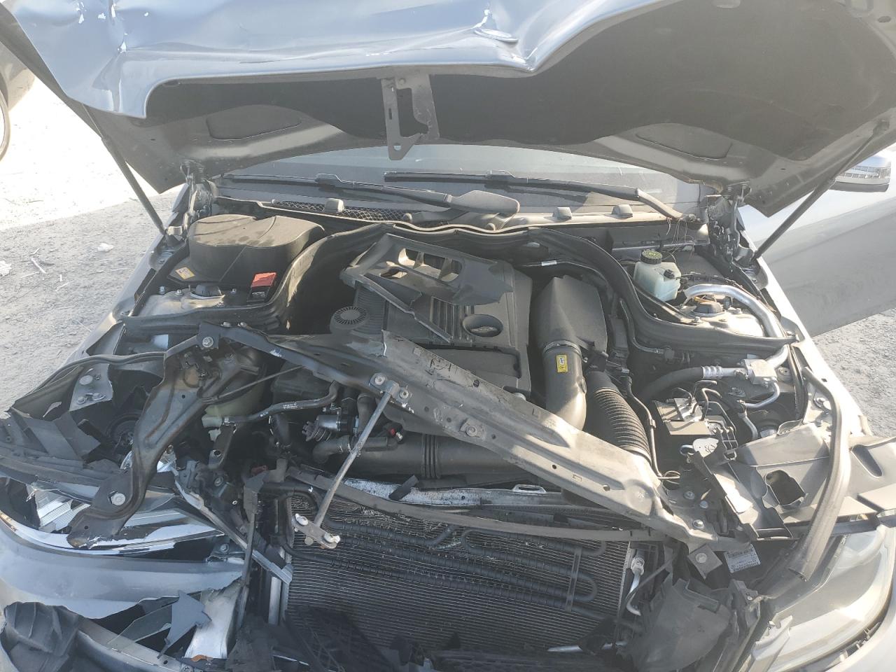 2014 Mercedes-Benz C-klasse VIN WDDGJ4HB9EG281549 Copart auction photo, front end damage thumbnail 11