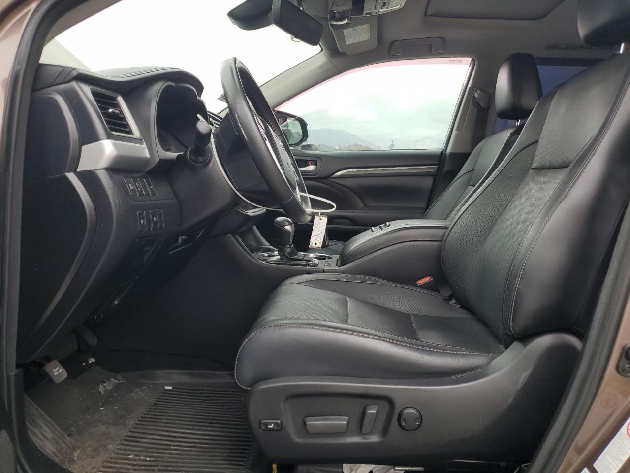 2018 Toyota Highlander VIN 5TDDZRFH8JS490601 Copart auction photo, front end / undercarriage damage thumbnail 7