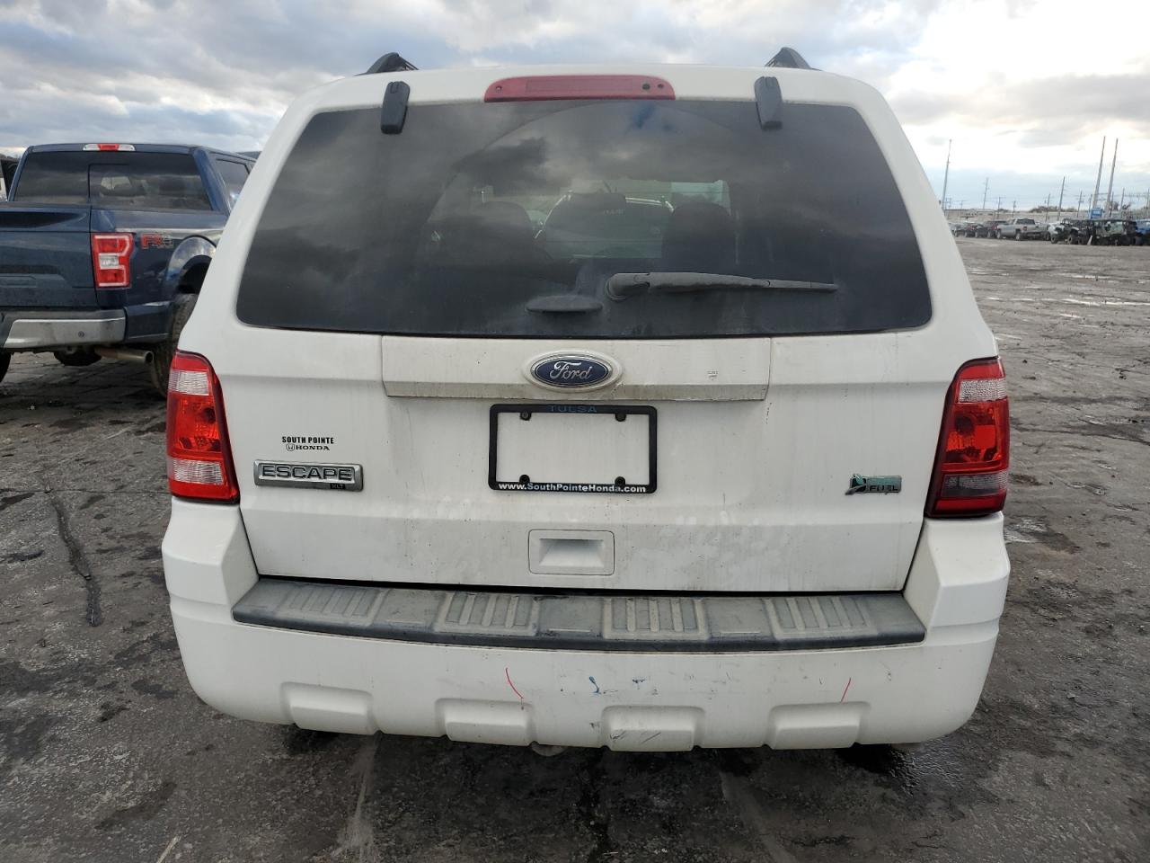 2012 Ford Escape VIN 1FMCU0DG0CKC27704 Copart auction photo, side / minor dent/scratches damage thumbnail 6