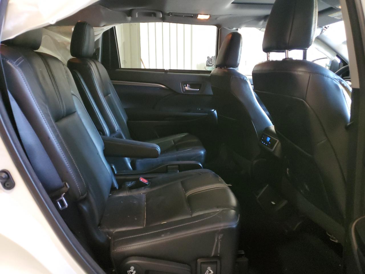 2017 Toyota Highlander VIN 5TDKZRFH3HS517396 Copart auction photo, front end / minor dent/scratches damage thumbnail 11