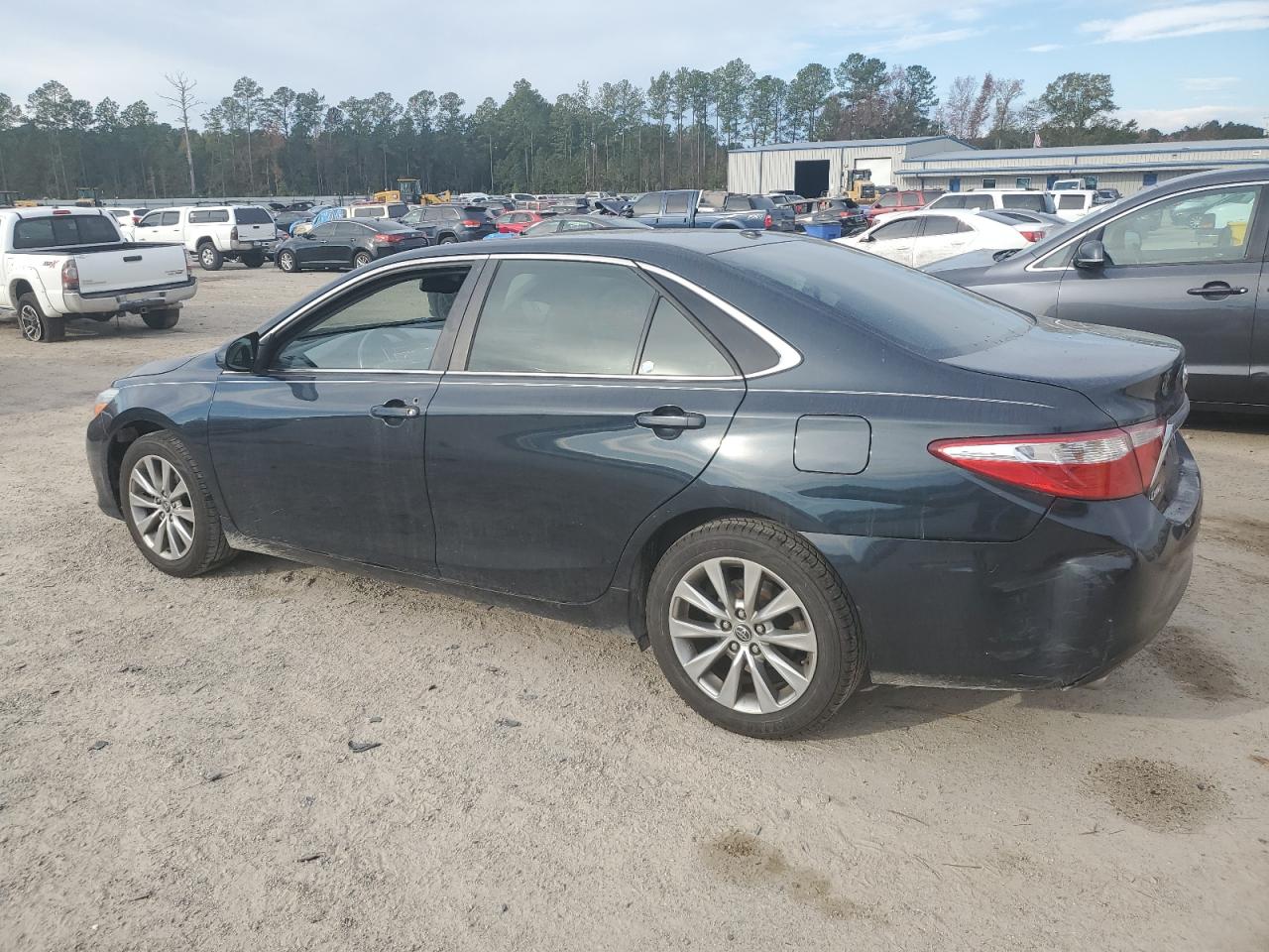 2015 Toyota Camry VIN 4T1BK1FK2FU029434 Copart auction photo, rear end / side damage thumbnail 2