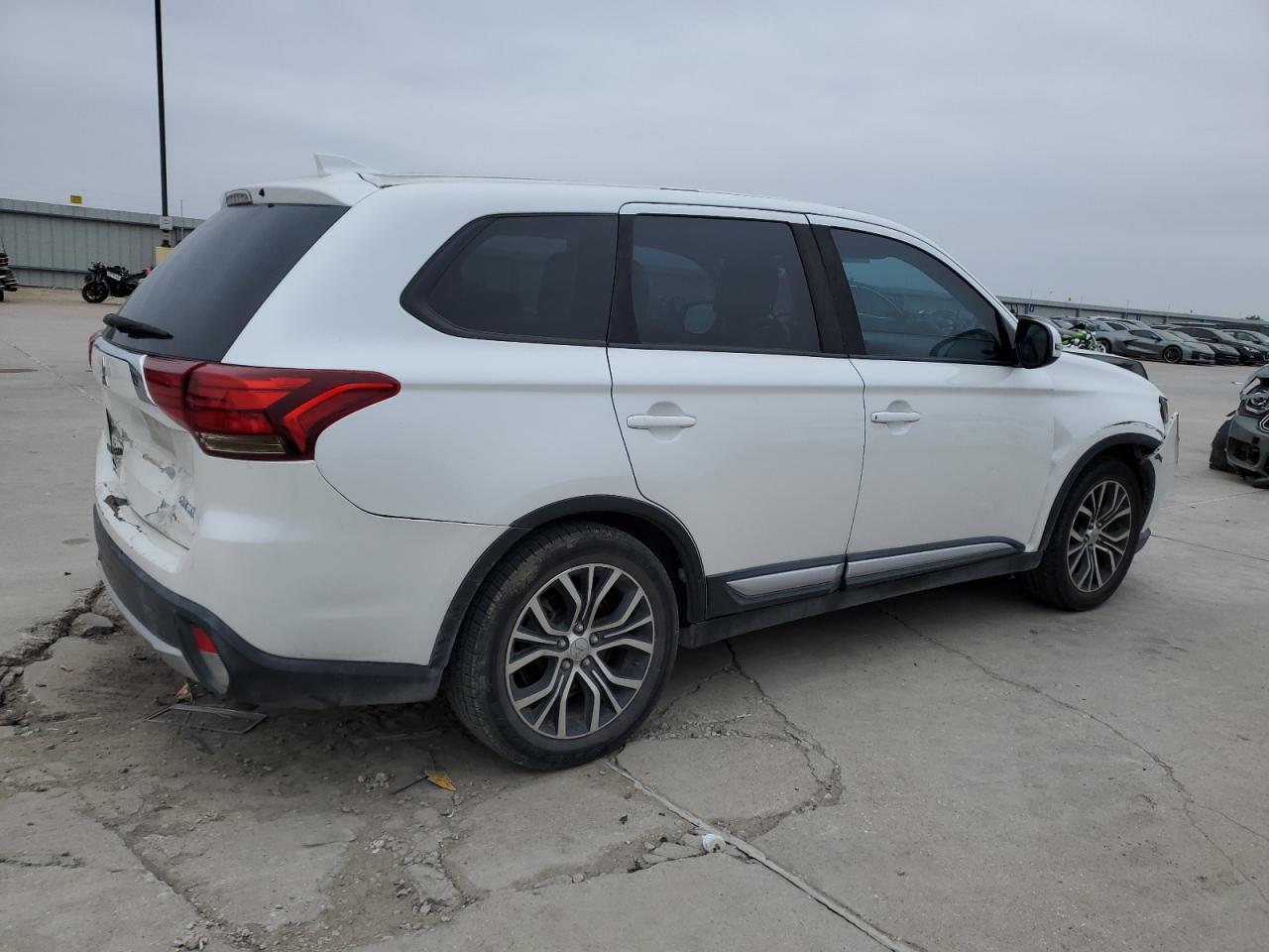 2018 Mitsubishi Outlander VIN JA4AD3A35JZ071544 Copart auction photo, front end damage thumbnail 3