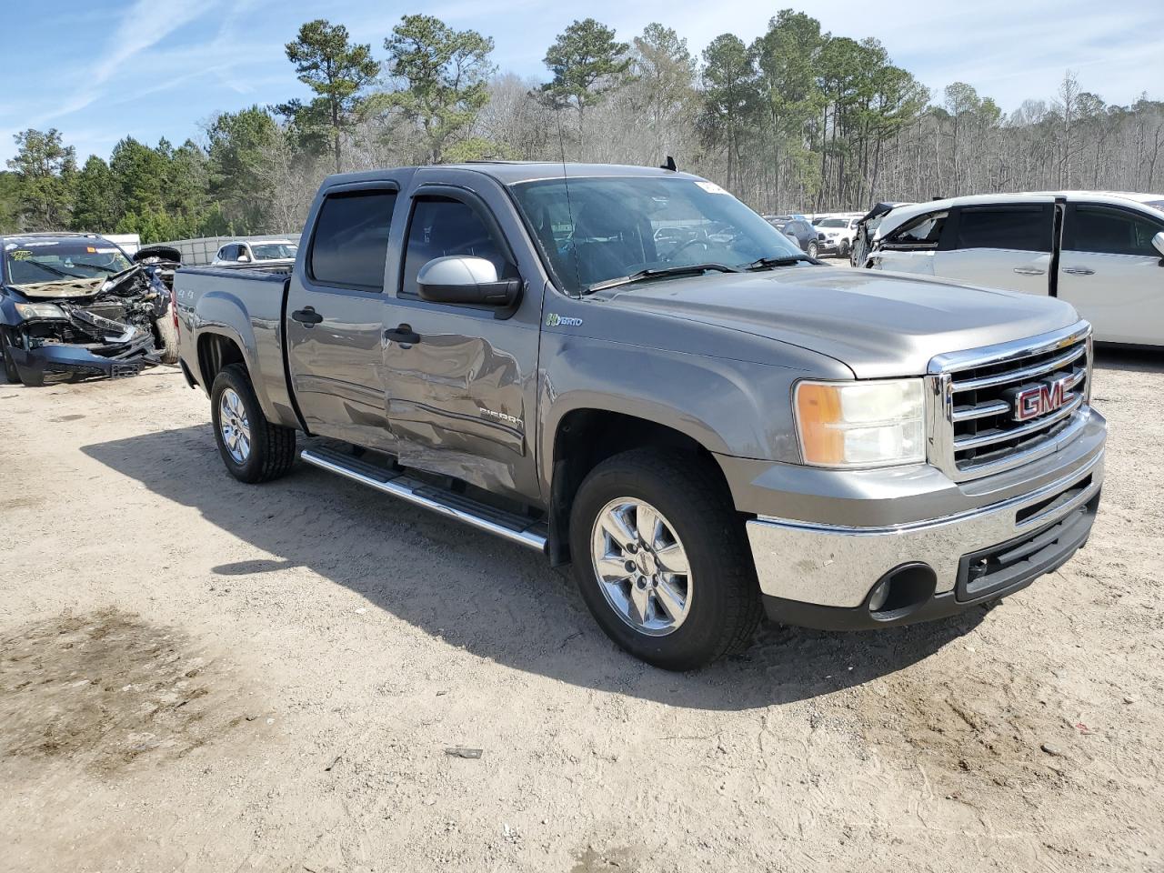 2013 GMC Sierra VIN 3GTU2YEJ5DG110071 Copart auction photo, side / front end damage thumbnail 4