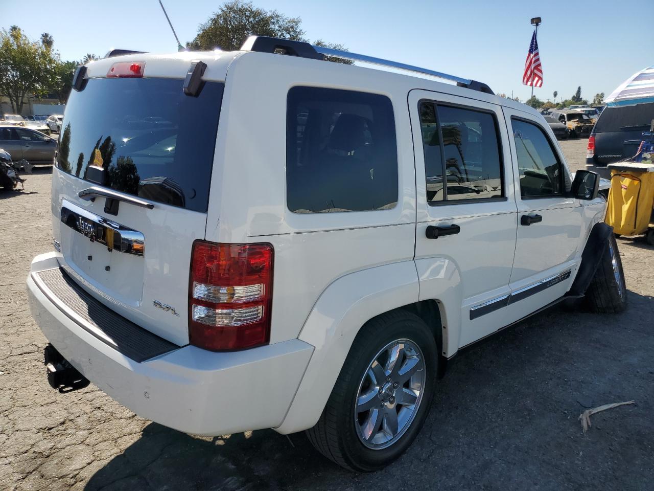 2008 Jeep Liberty (North America) VIN 1J8GN58K28W112884 Copart auction photo, front end / minor dent/scratches damage thumbnail 3