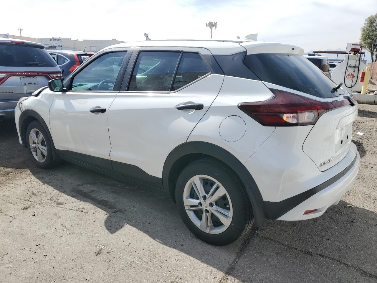 2022 Nissan Kicks VIN 3N1CP5BV8NL499805 Copart auction photo, front end damage thumbnail 2