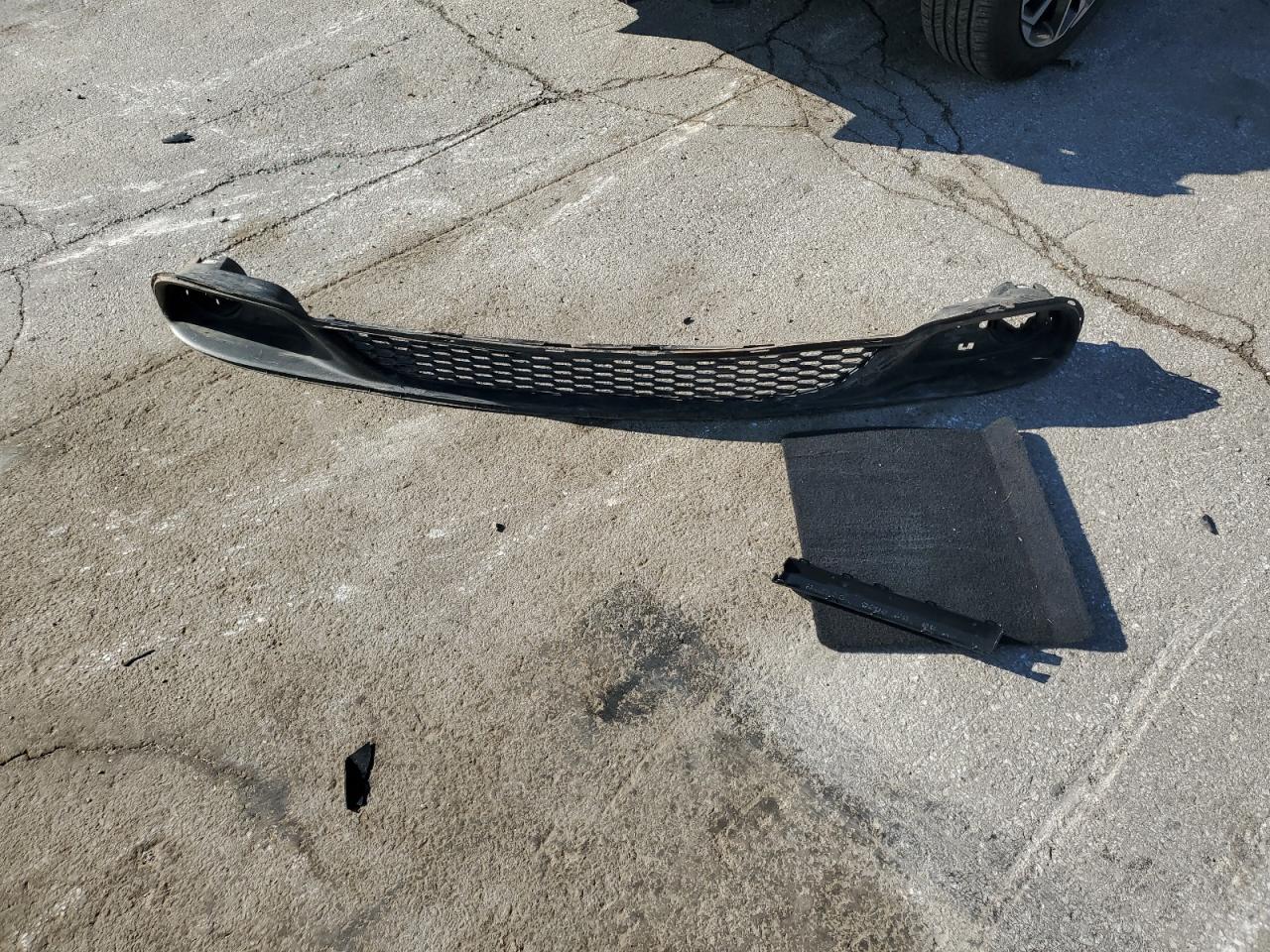 2019 Dodge Caravan VIN 2C4RDGCG5KR564801 Copart auction photo, front end / side damage thumbnail 15
