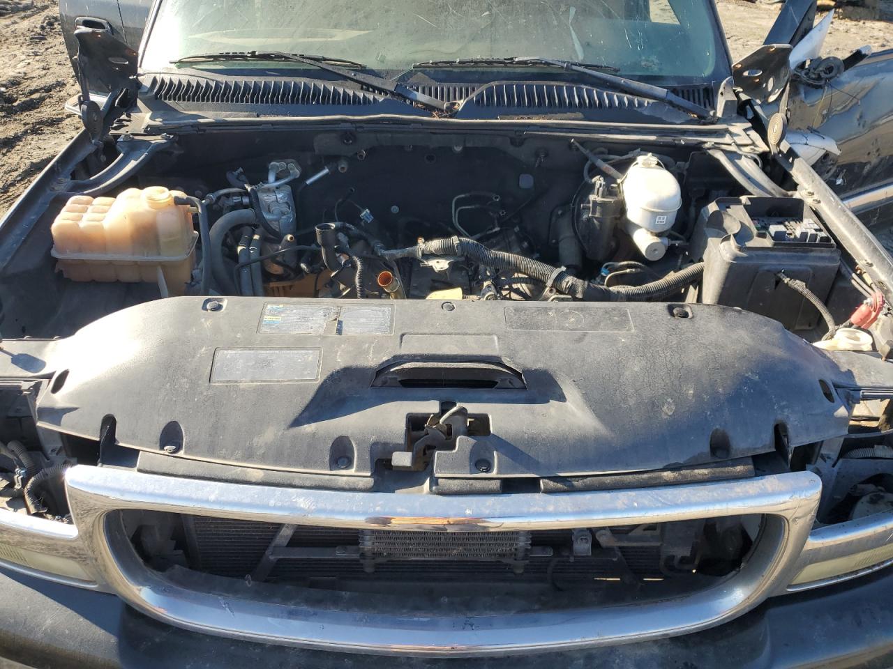 2003 GMC Yukon VIN 1GKEC16T03J160922 Copart auction photo, vandalism / all over damage thumbnail 12