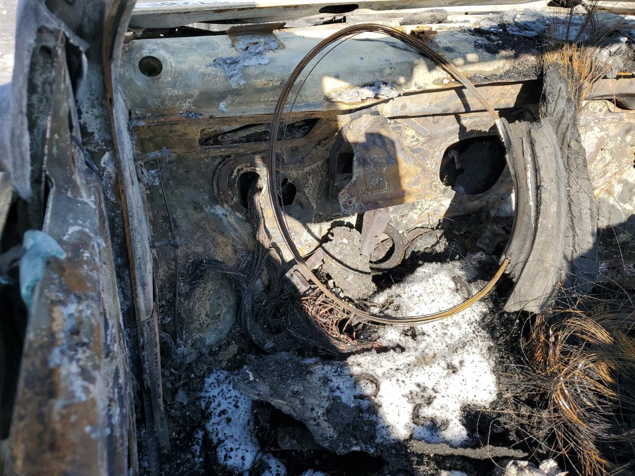 2008 Volkswagen Eos VIN WVWBA71F68V049042 Copart auction photo, burn damage thumbnail 9