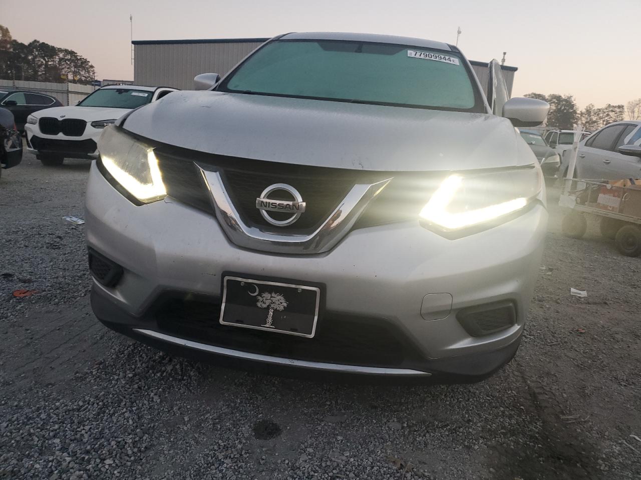 2016 Nissan Rogue VIN 5N1AT2MV5GC820270 Copart auction photo, side / front end damage thumbnail 5