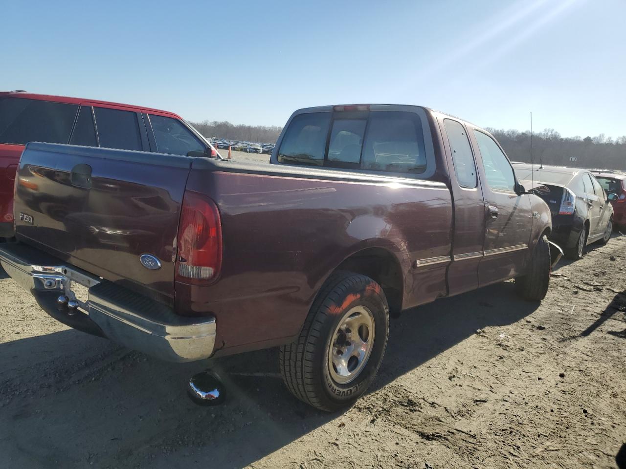 1997 Ford F-150 VIN 2FTDX1728VCA69139 Copart auction photo, front end damage thumbnail 3