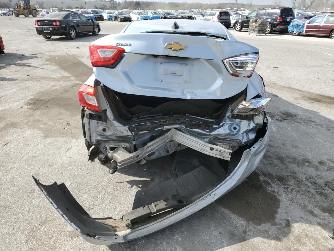 2017 Chevrolet Cruze VIN 1G1BC5SM7H7261358 Copart auction photo, front end / rear end damage thumbnail 6