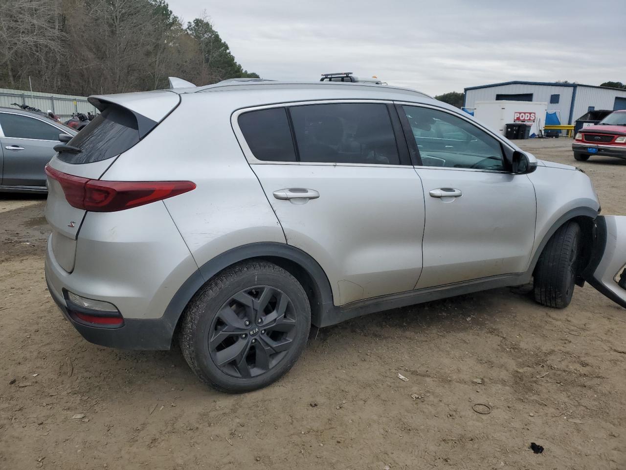 2020 KIA Sportage VIN KNDP63ACXL7793066 Copart auction photo, front end / minor dent/scratches damage thumbnail 3