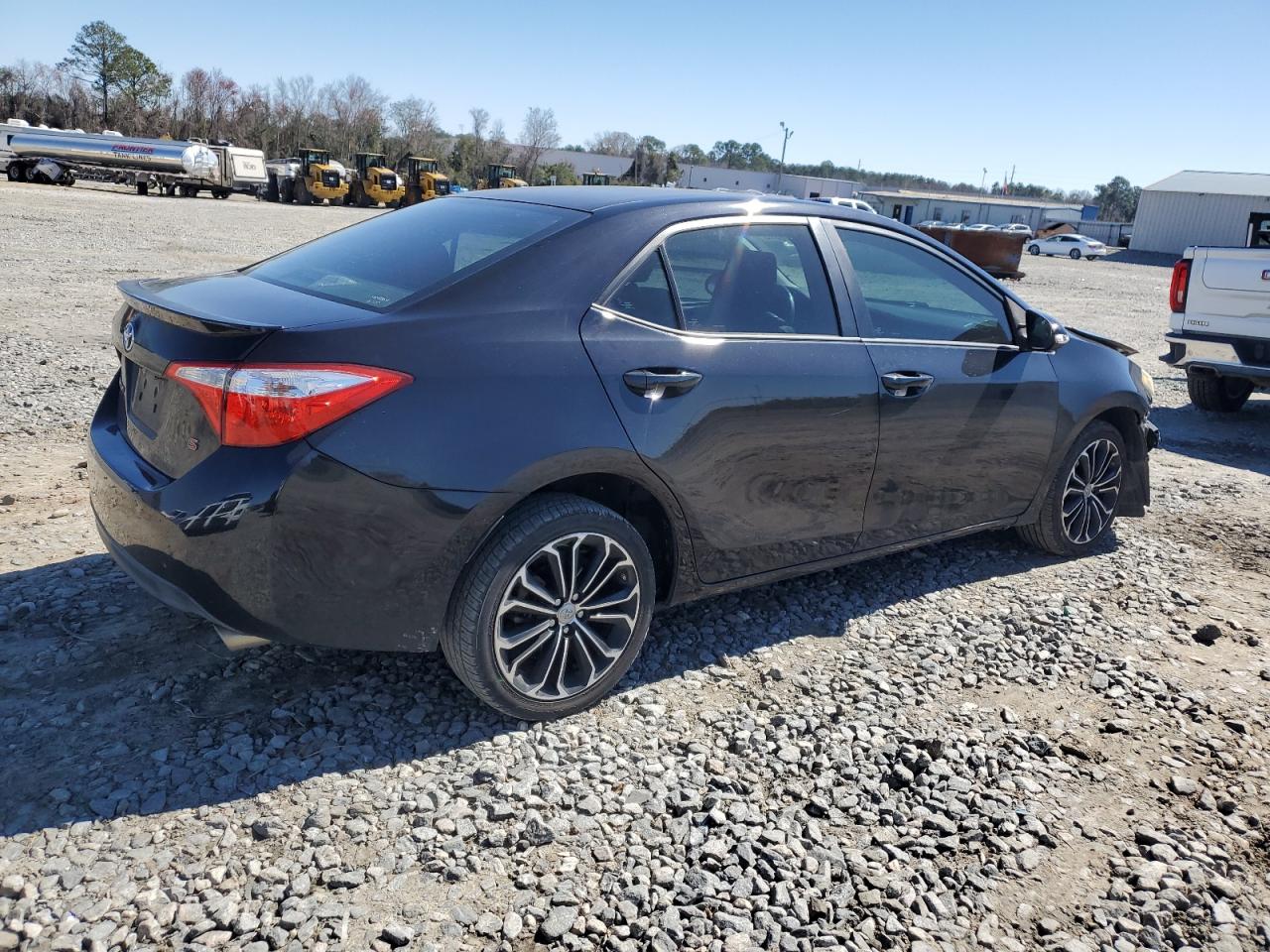 2015 Toyota Corolla VIN 5YFBURHE8FP218588 Copart auction photo, front end damage thumbnail 3