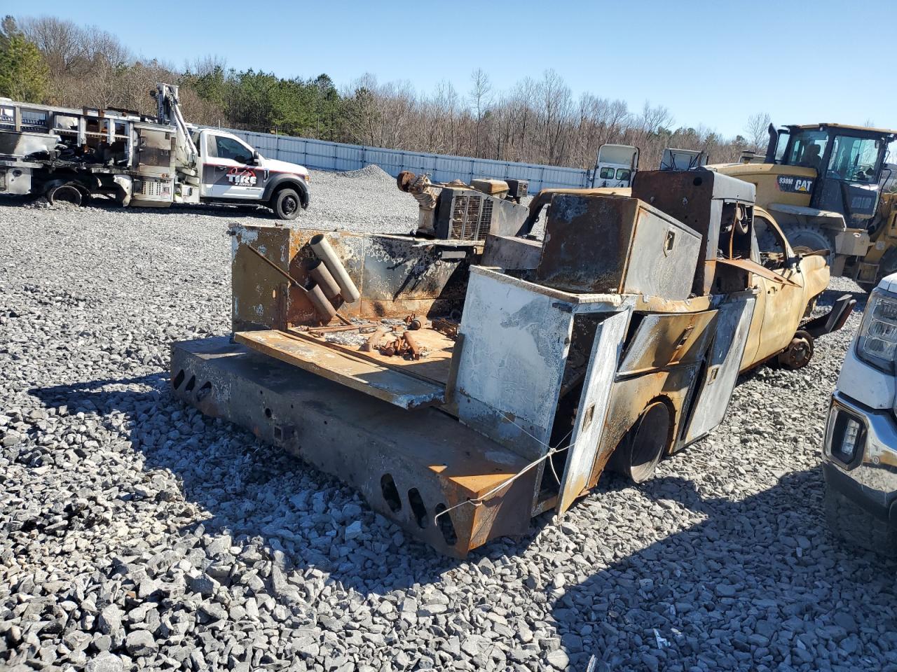 2019 Chevrolet Silverado VIN 1GC4KVCYXKF201558 Copart auction photo, burn / replaced vin damage thumbnail 3