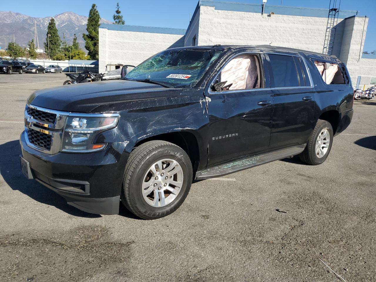 2017 Chevrolet Suburban VIN 1GNSCHKC2HR151121