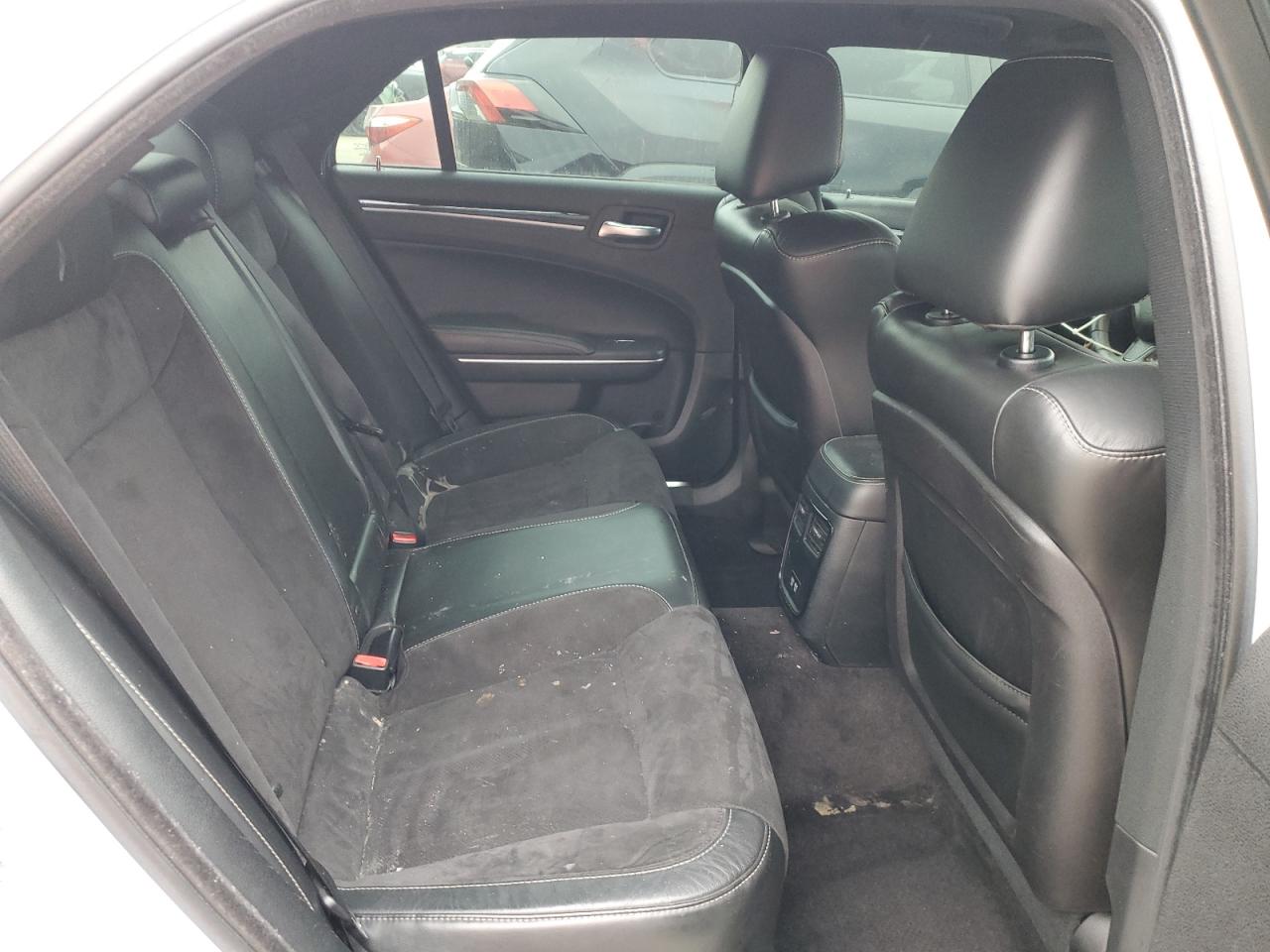 2018 Chrysler 300 VIN 2C3CCABG9JH140425 Copart auction photo, rear end damage thumbnail 10