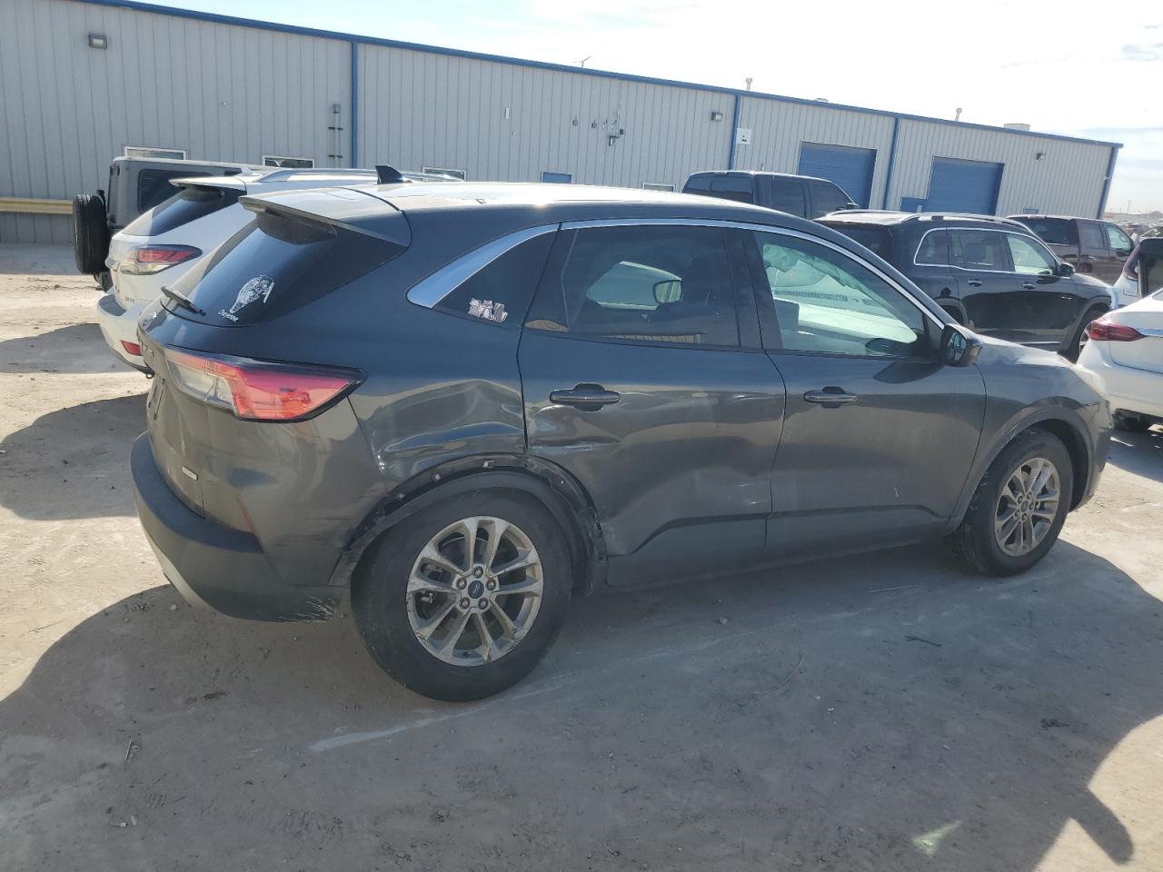 2020 Ford Escape VIN 1FMCU0G67LUA10304 Copart auction photo, side / rear end damage thumbnail 3