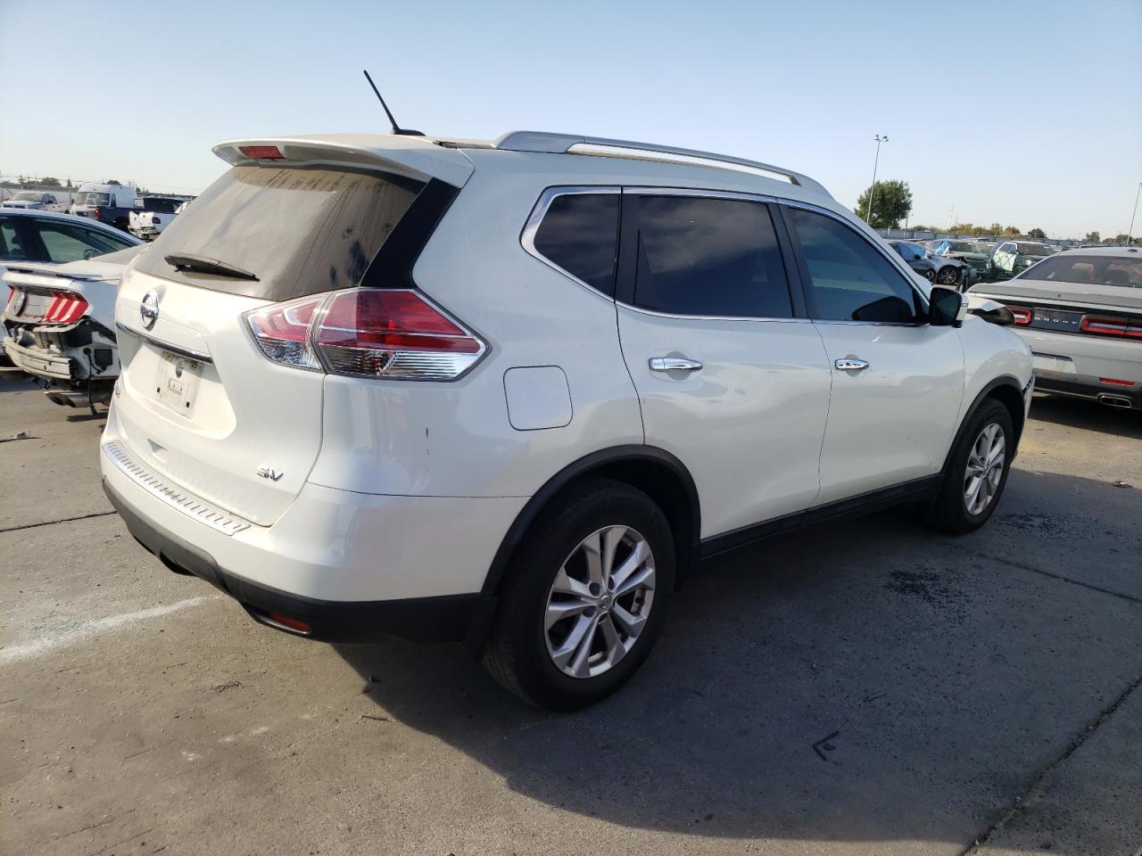 2016 Nissan Rogue VIN 5N1AT2MT4GC892740 Copart auction photo, front end damage thumbnail 3