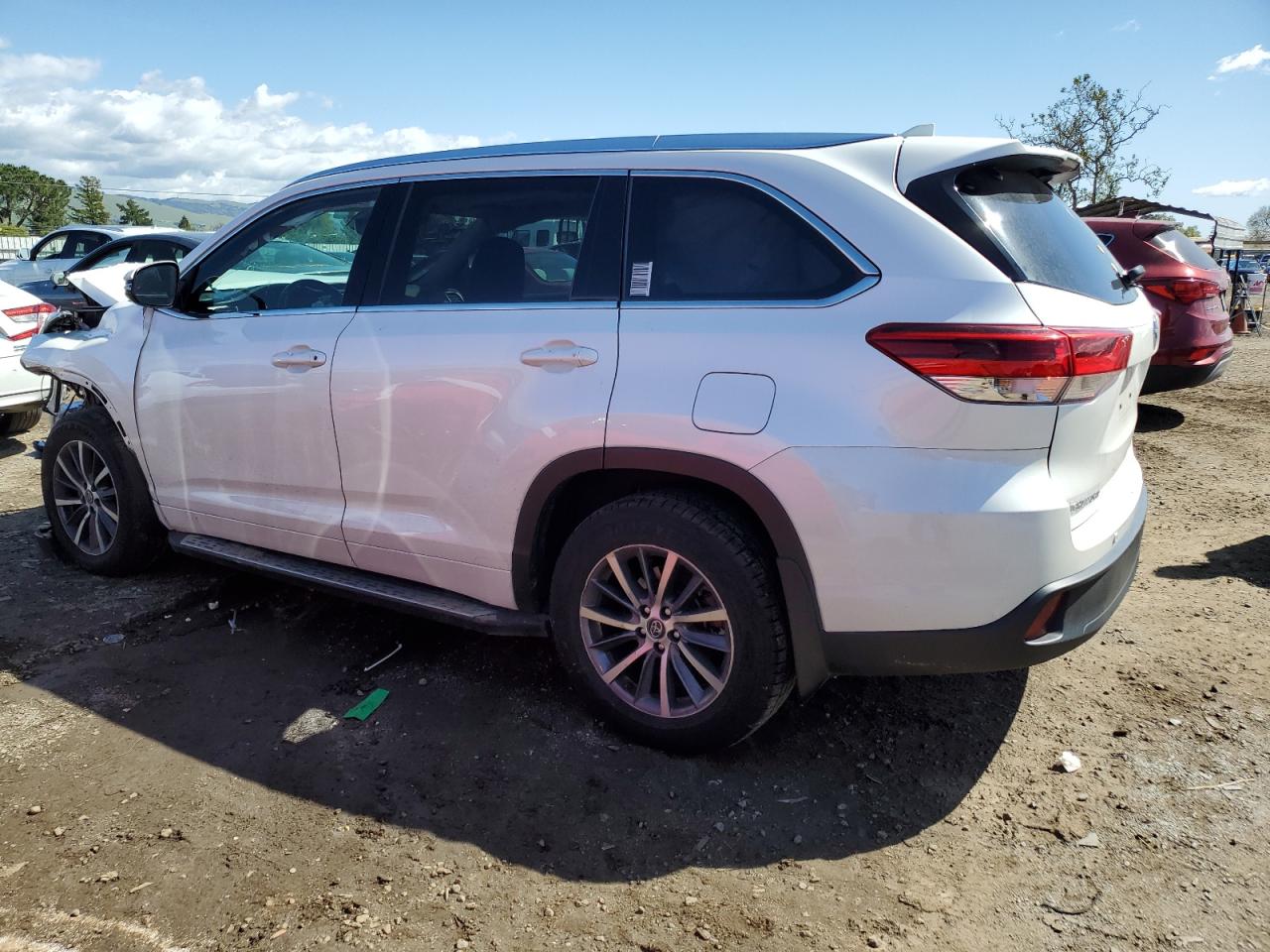 2017 Toyota Highlander VIN 5TDJZRFH0HS455970 Copart auction photo, front end damage thumbnail 2