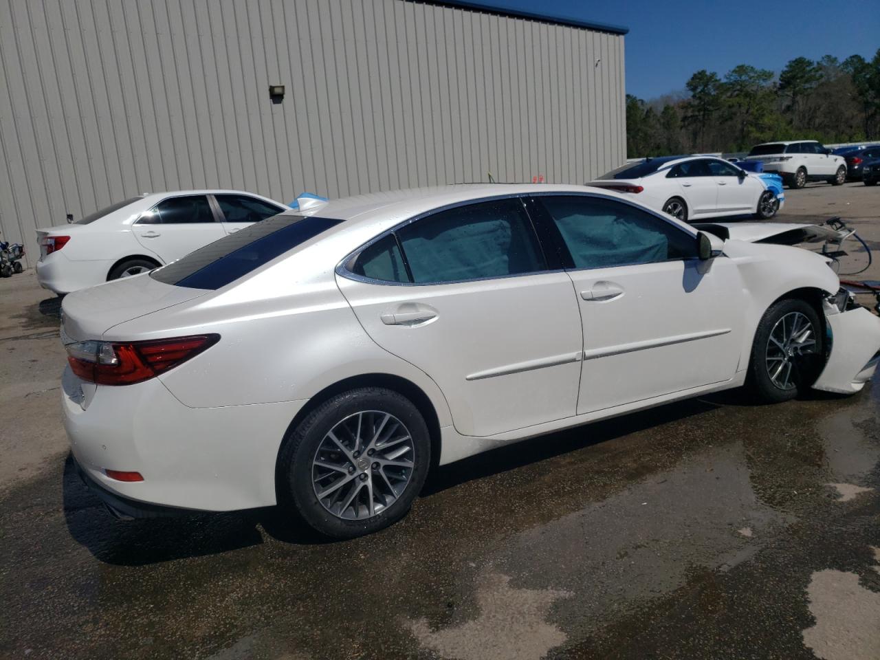 2018 Lexus ES VIN 58ABK1GG9JU102164 Copart auction photo, front end damage thumbnail 3