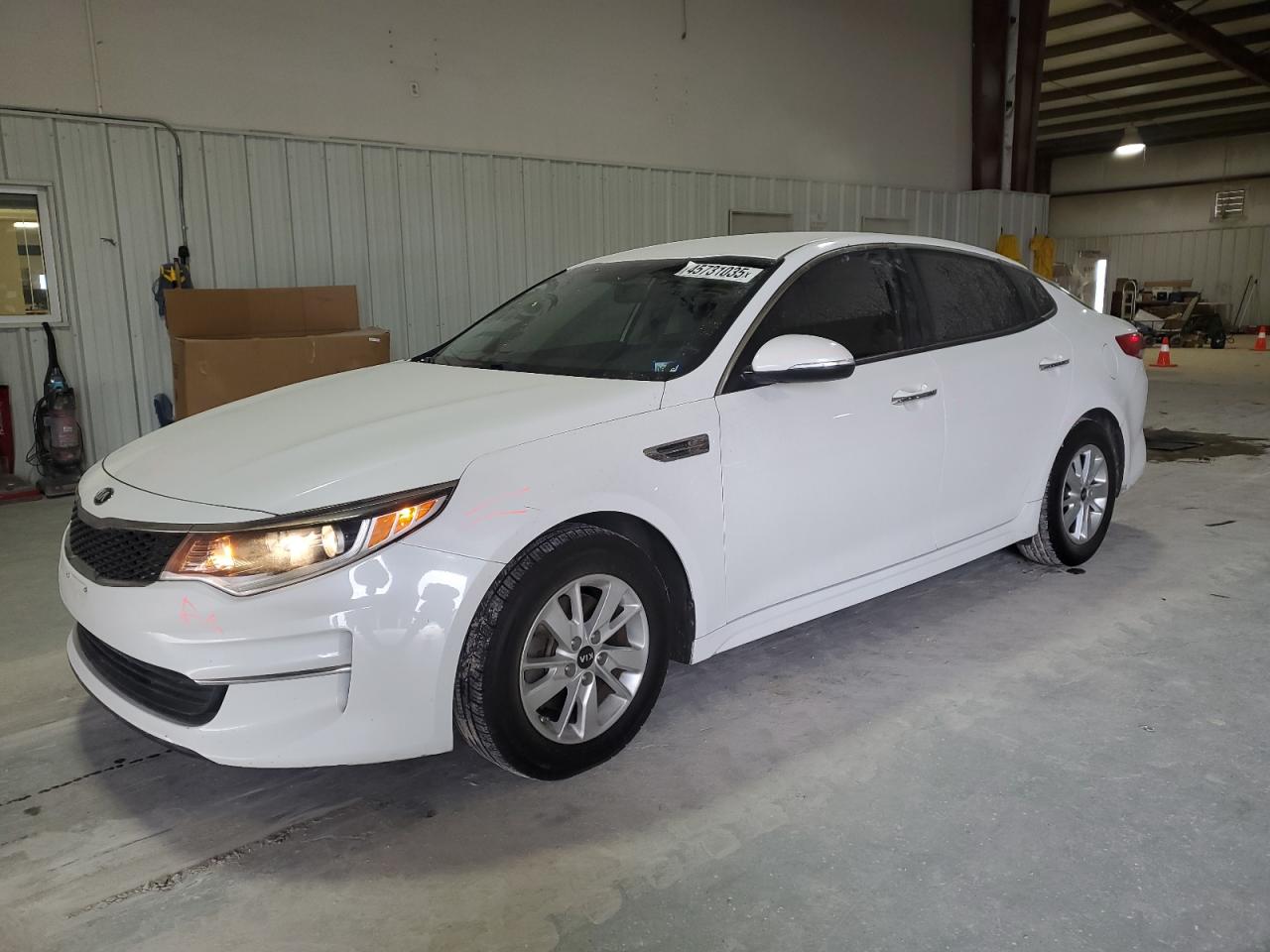 2018 KIA Optima VIN 5XXGT4L35JG204635
