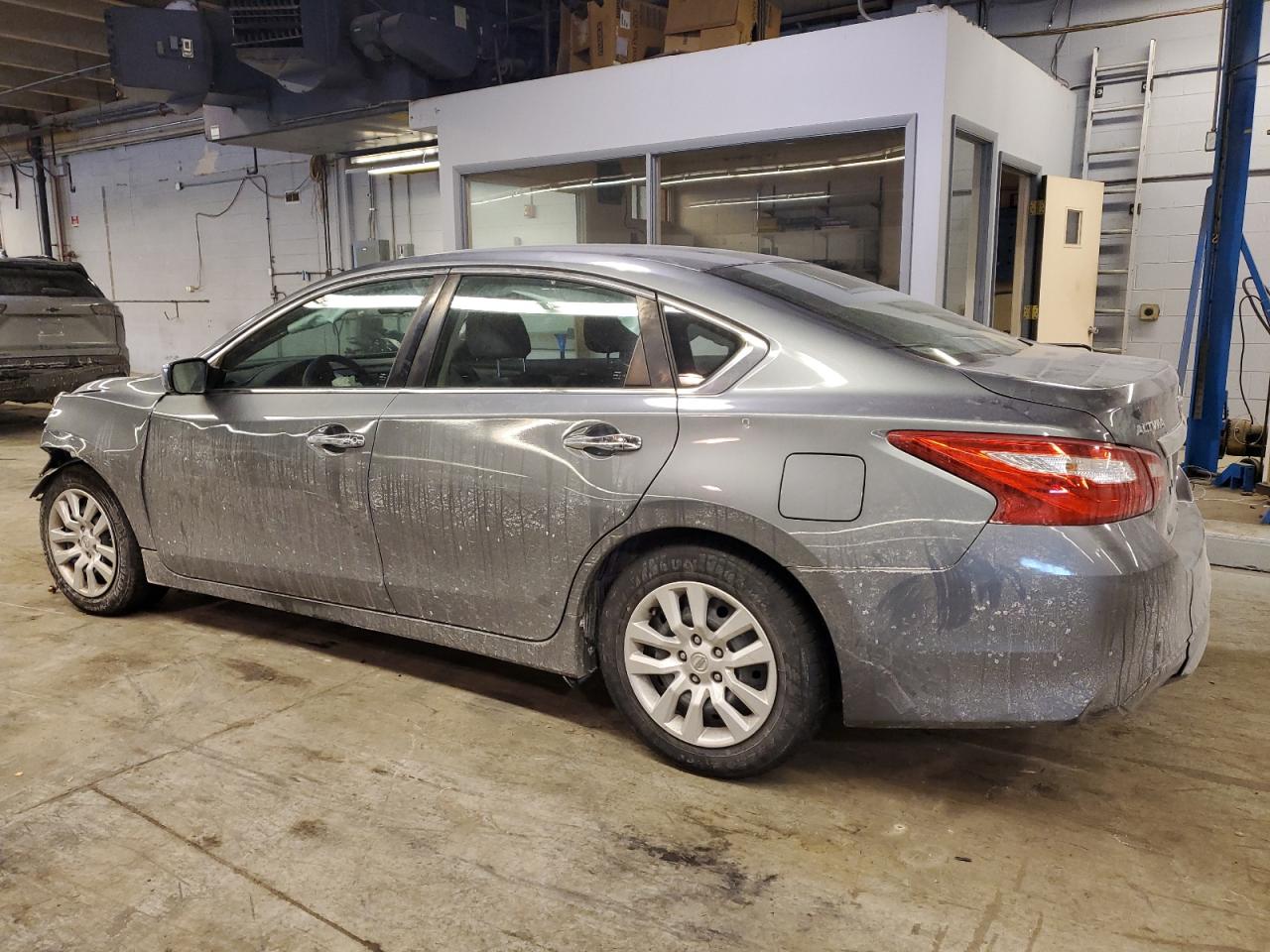 2017 Nissan Altima VIN 1N4AL3AP7HN364834 Copart auction photo, front end / side damage thumbnail 2