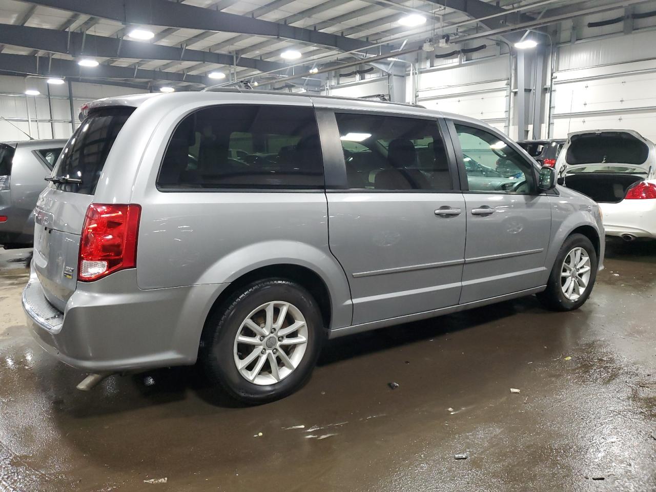2016 Dodge Caravan VIN 2C4RDGCG5GR354965 Copart auction photo, front end damage thumbnail 3