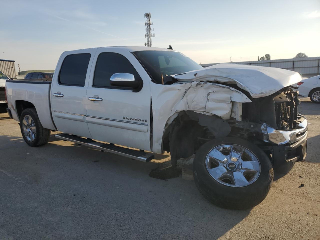 2011 Chevrolet Silverado VIN 3GCPCSE07BG267404 Copart auction photo, front end / side damage thumbnail 4