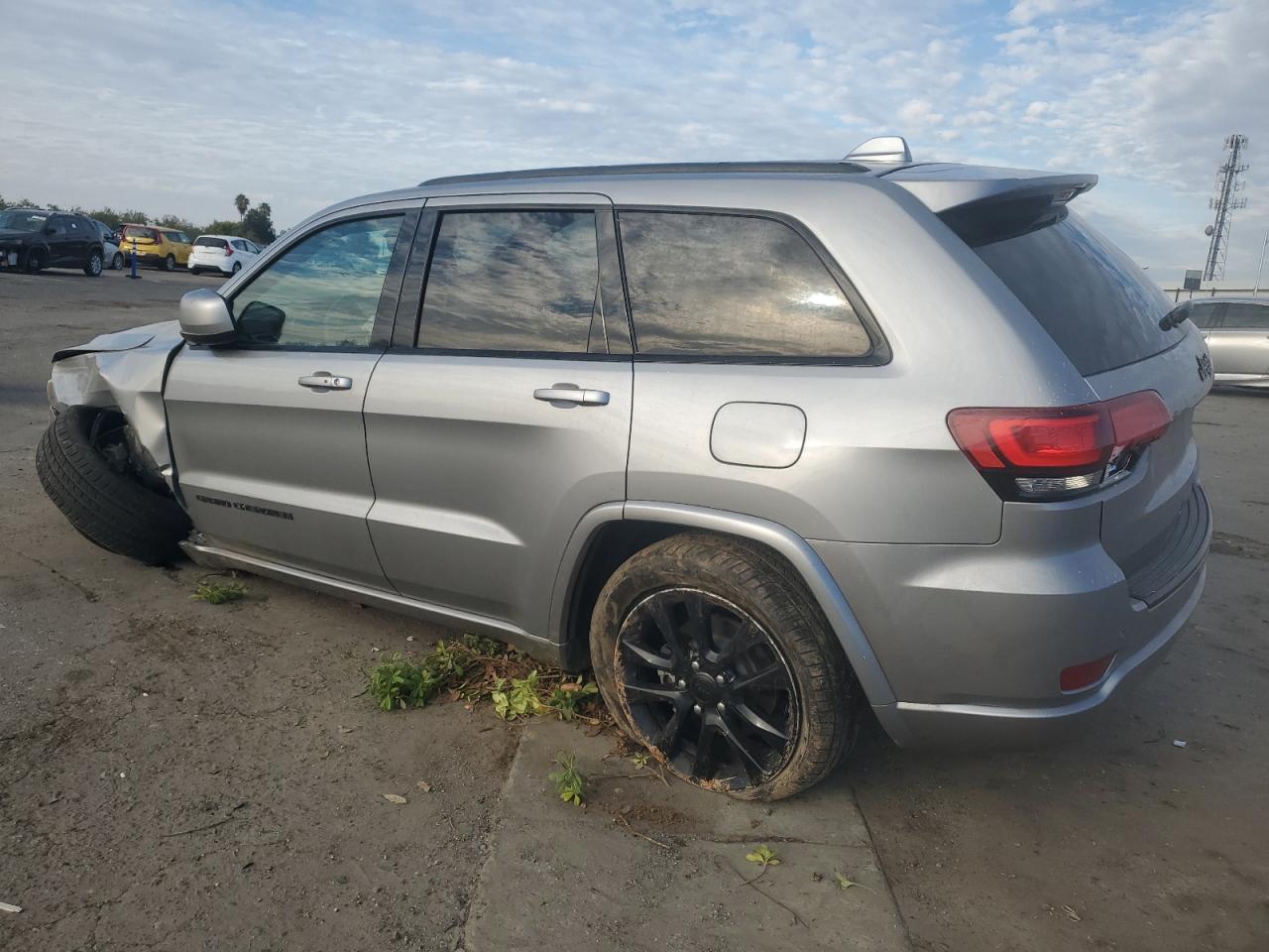 2018 Jeep Grand Cherokee VIN 1C4RJEAG0JC168220 Copart auction photo, undercarriage / front end damage thumbnail 2
